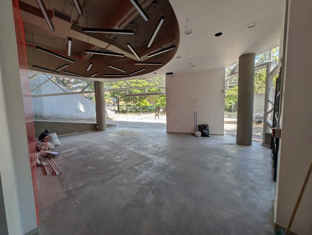 Local en arriendo en Castropol, El Poblado, Medellín — foto 1 de 7