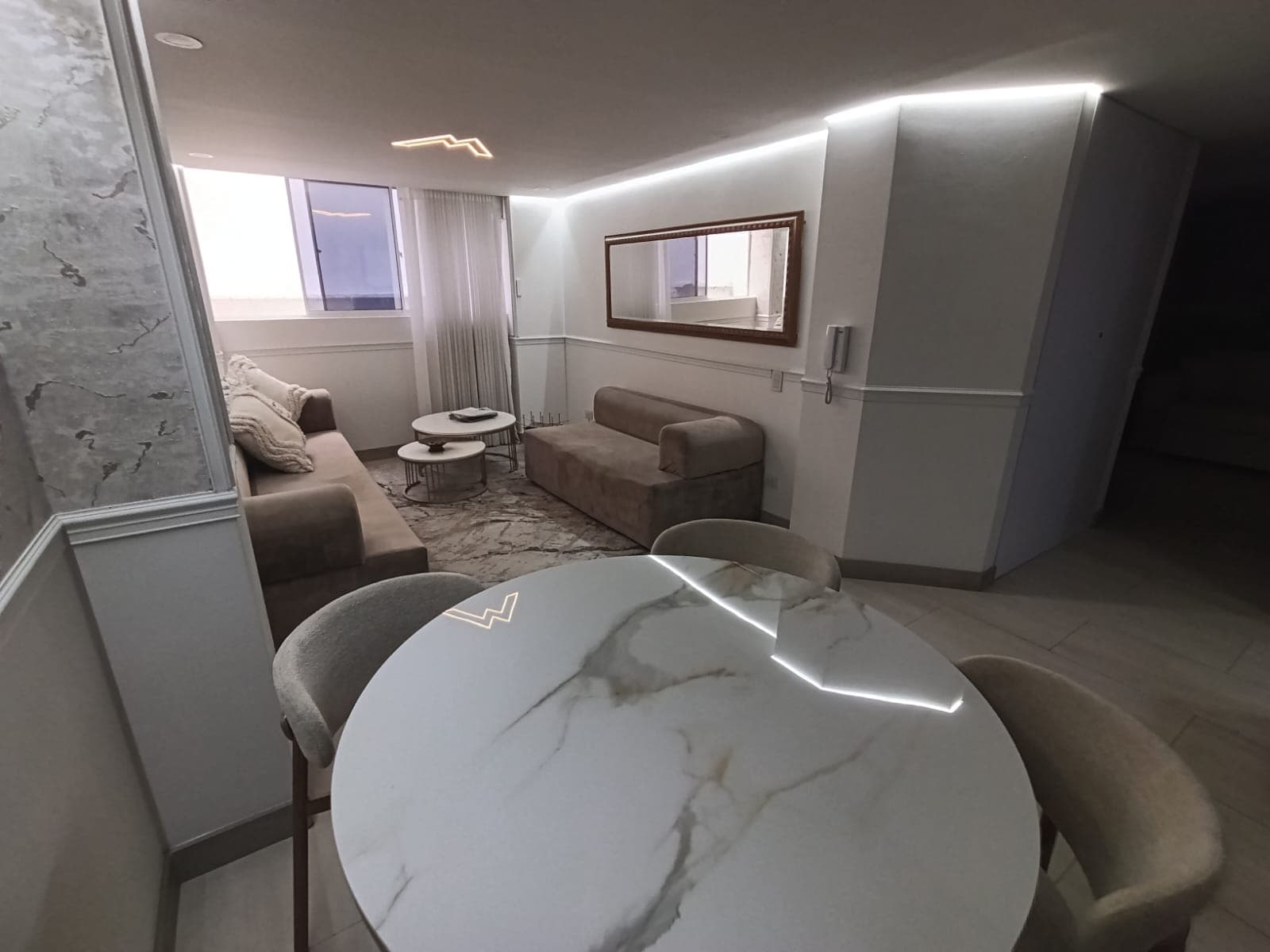 Apartamento en arriendo en Laureles, Medellín — foto 2 de 20