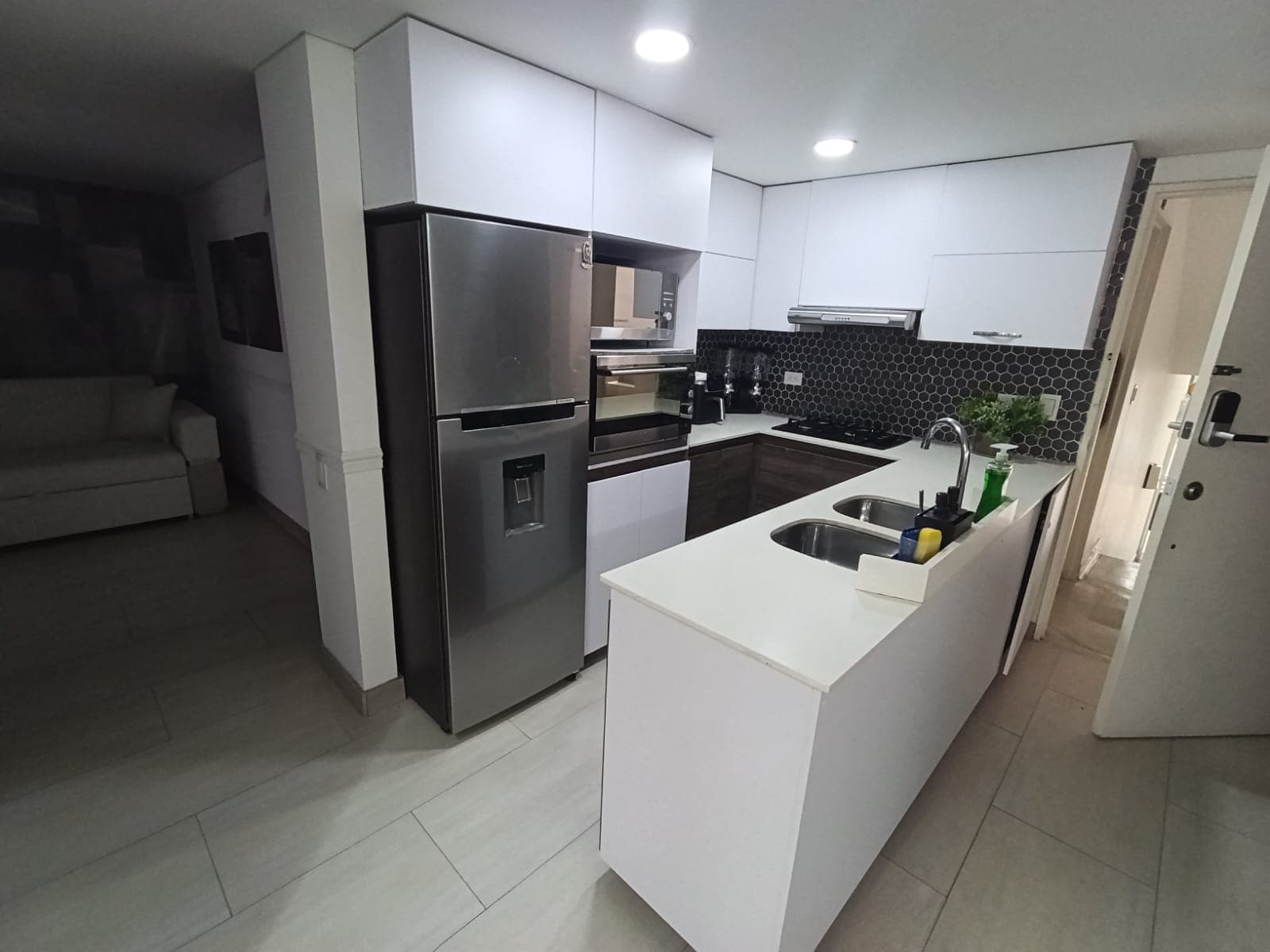 Apartamento en arriendo en Laureles, Medellín — foto 3 de 20