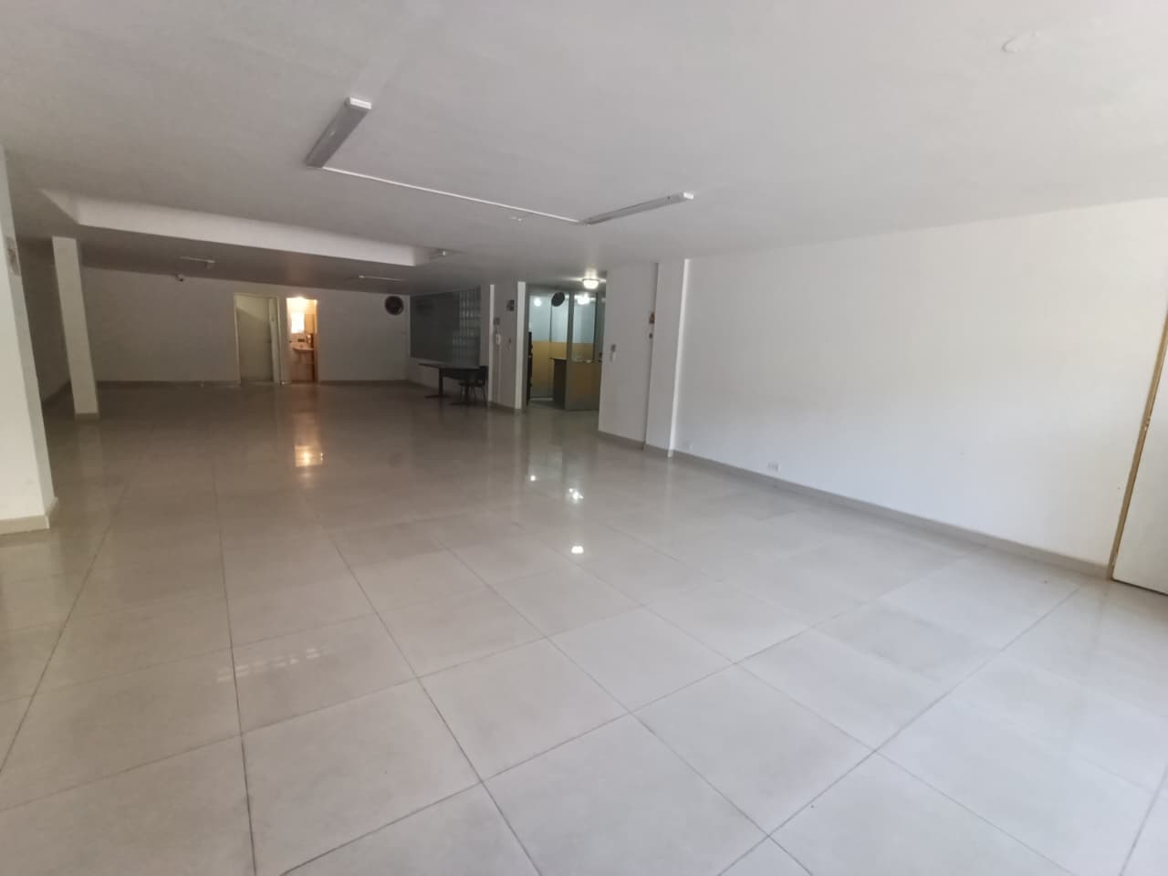 Oficina en arriendo en El Poblado, Medellín — foto 2 de 6