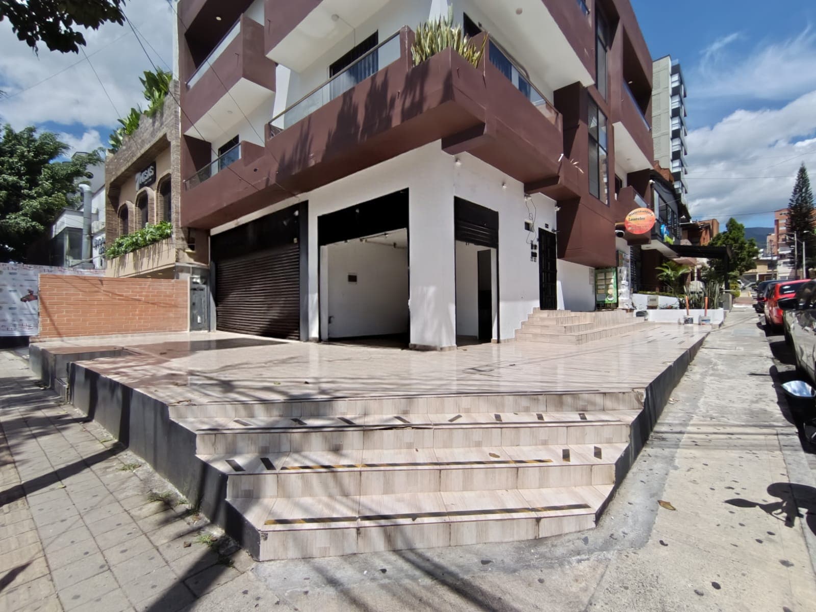 Local en arriendo en La Castellana, Laureles, Medellín — foto 2 de 9