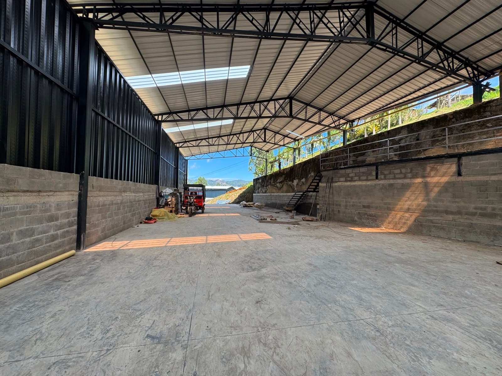 Bodega en arriendo en Vereda La Miel, Caldas — foto 2 de 15