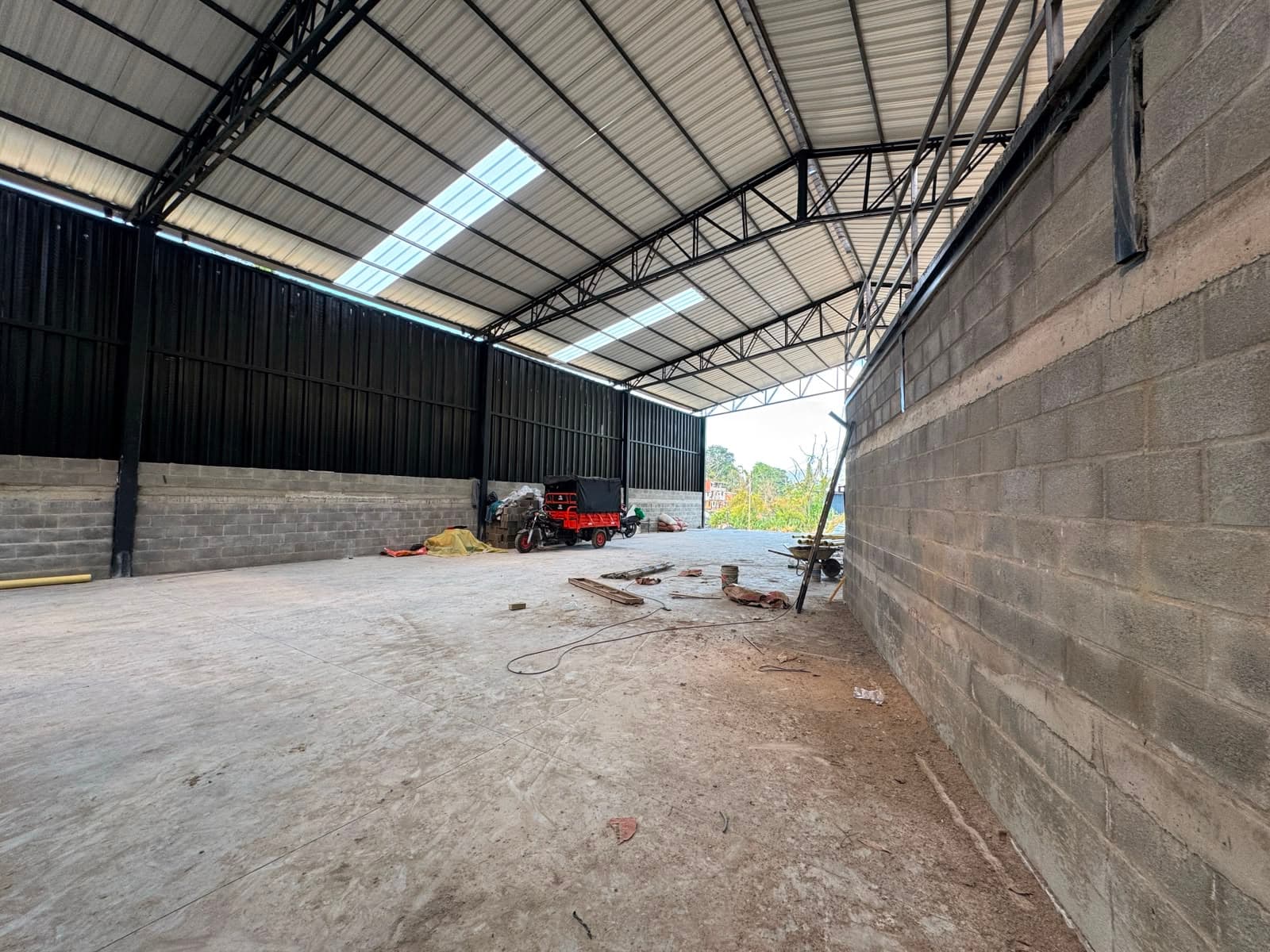 Bodega en arriendo en Vereda La Miel, Caldas — foto 3 de 15
