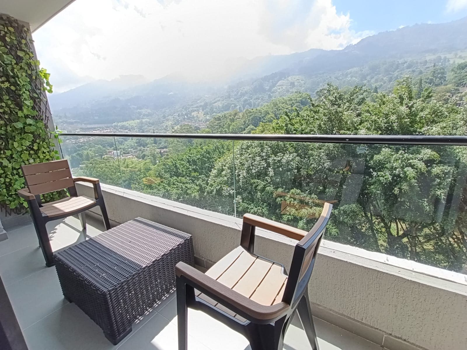Apartamento en arriendo en Loma Del Escobero, Envigado — foto 1 de 13