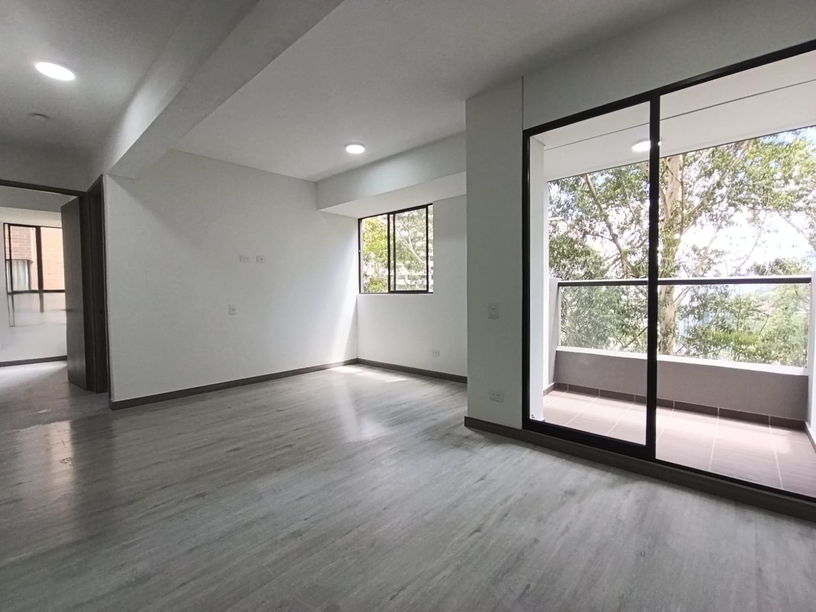 Apartamento en arriendo en Las Palmas, Centro, Medellín — foto 2 de 14