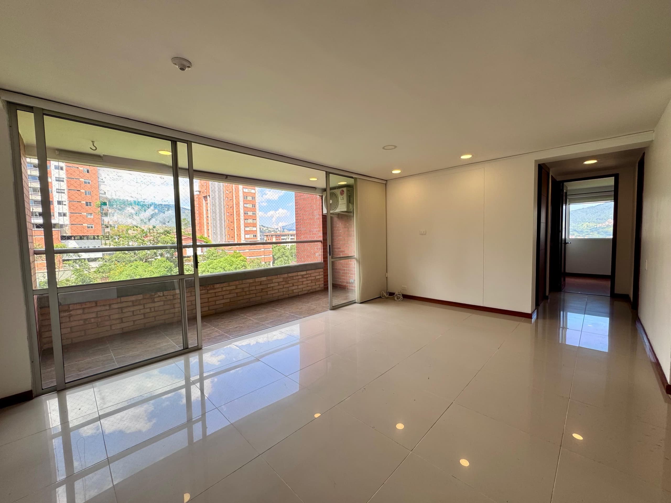 Apartamento en arriendo en Loma Benedictinos, Envigado — foto 4 de 16