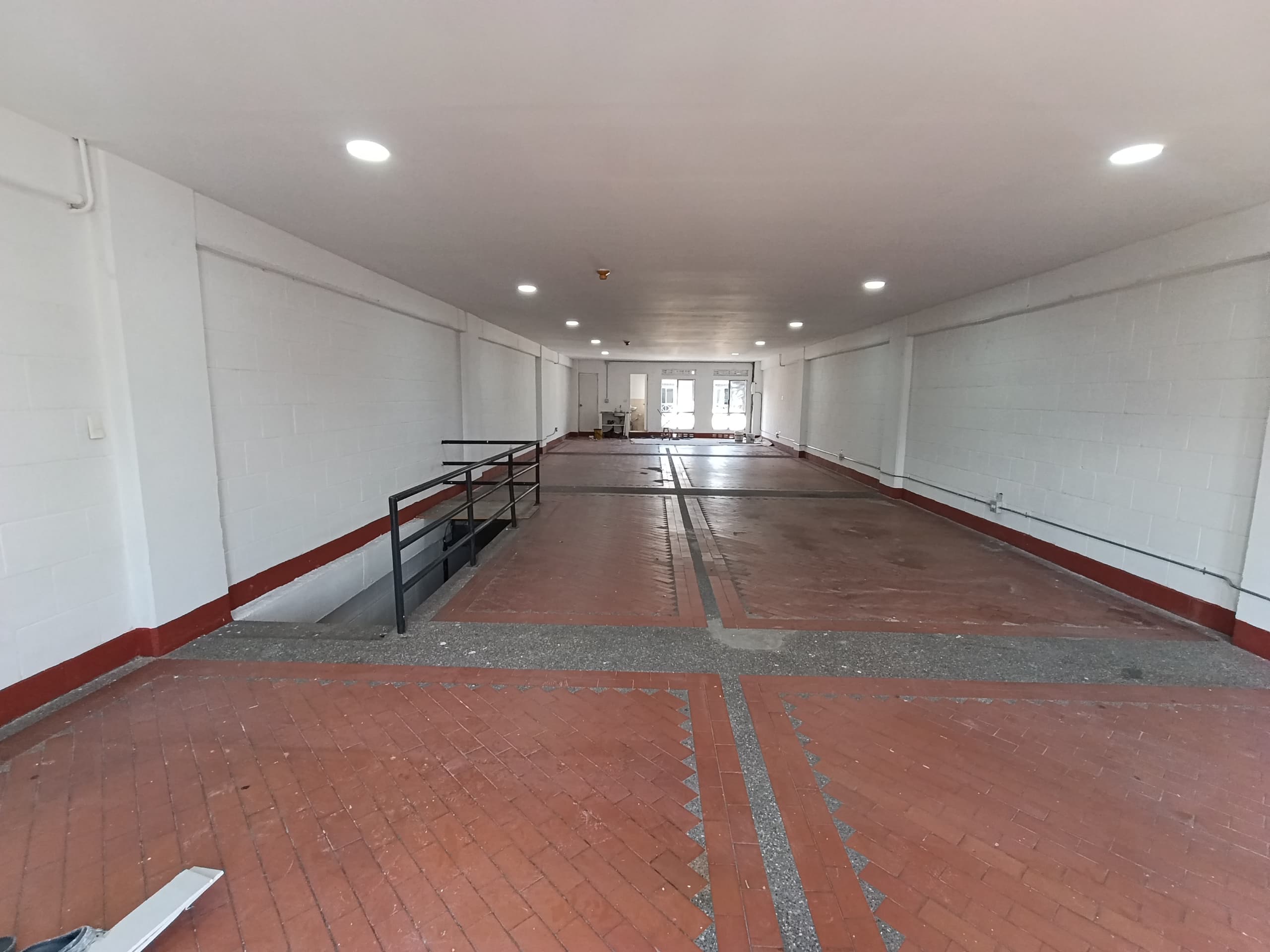 Bodega en arriendo en Guayabal, Medellín — foto 2 de 11