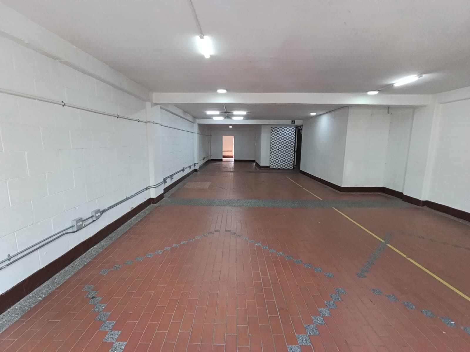 Bodega en arriendo en Guayabal, Medellín — foto 1 de 12