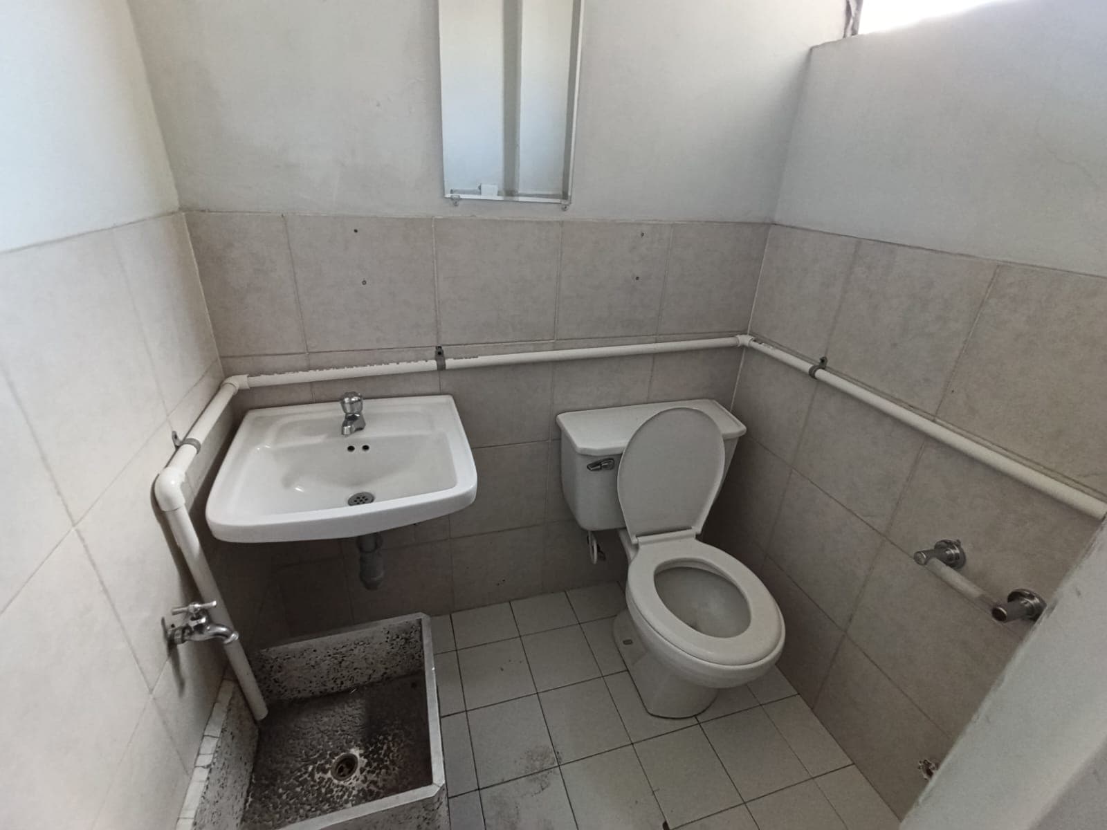 Bodega en arriendo en Guayabal, Medellín — foto 3 de 12