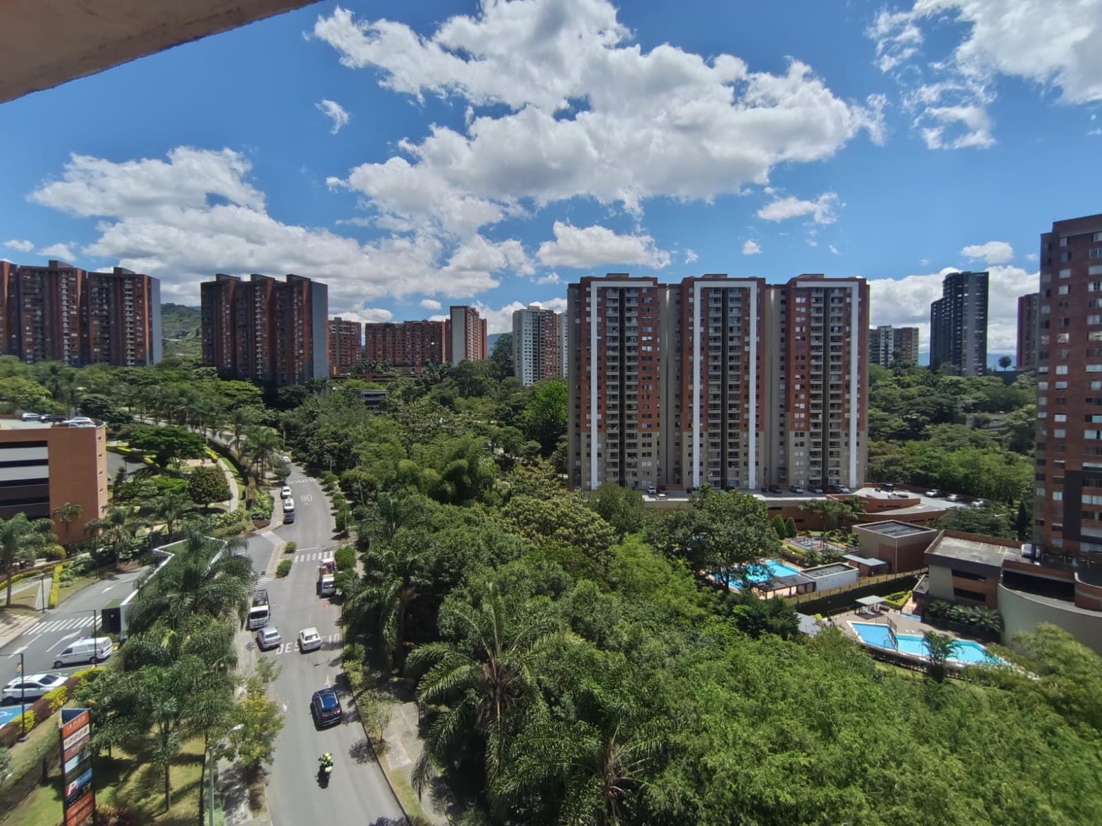 Apartaestudio en arriendo en La Loma De Los Bernal, Belen, Medellín — foto 1 de 19