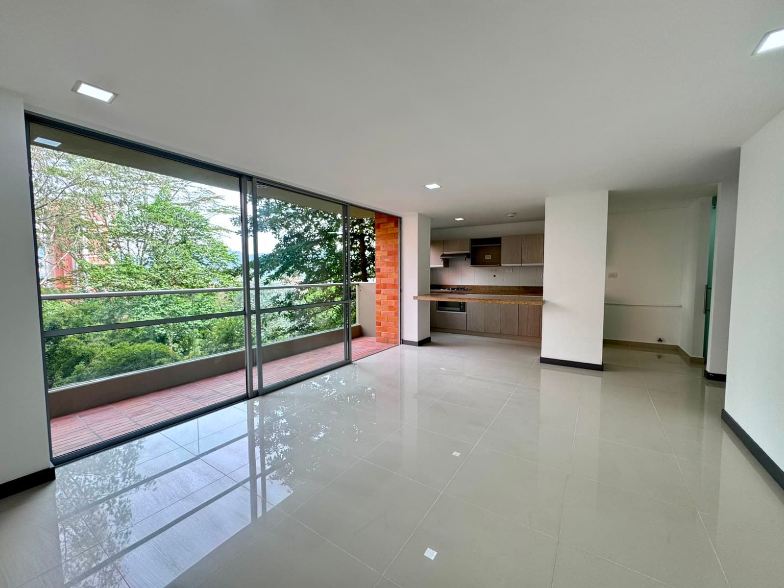 Apartamento en arriendo en Loma Del Chocho, Envigado — foto 1 de 18