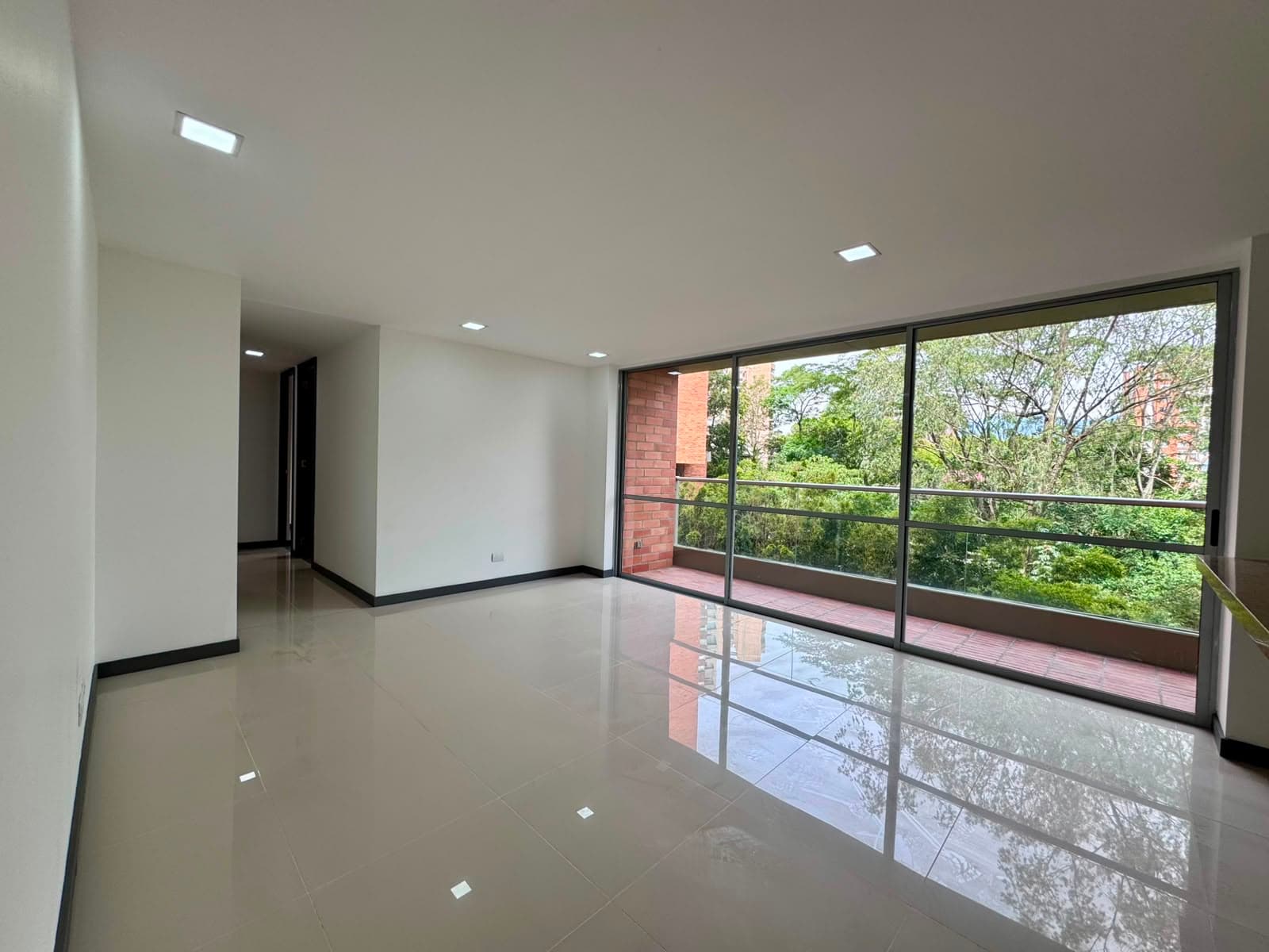 Apartamento en arriendo en Loma Del Chocho, Envigado — foto 2 de 18