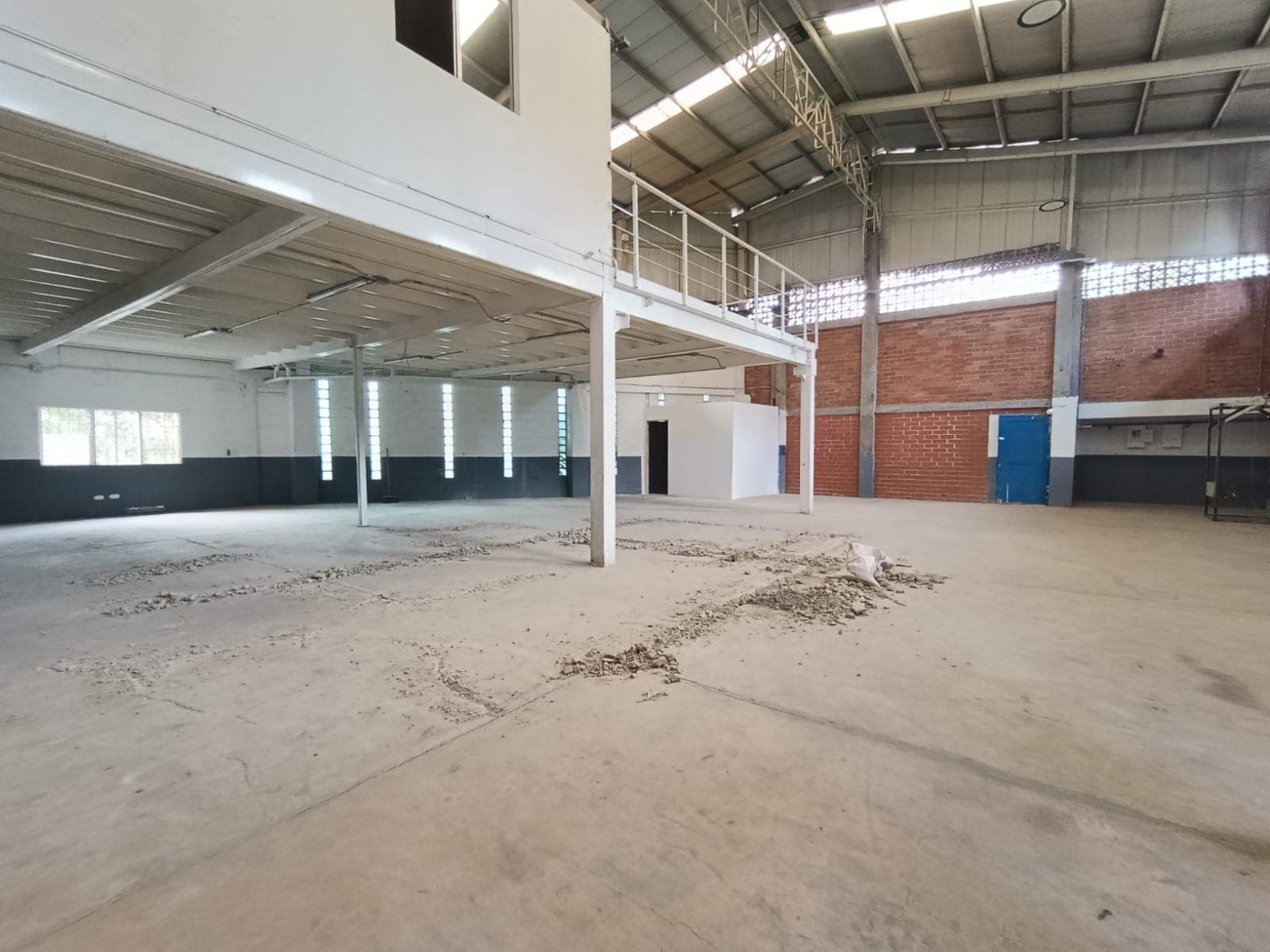 Bodega en arriendo en Las Brisas La, La Estrella — foto 1 de 20