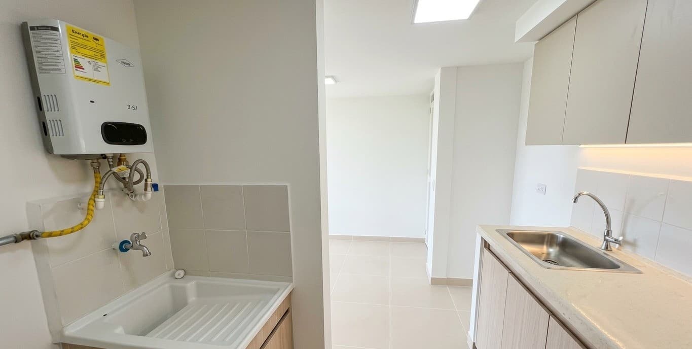 Apartamento en arriendo en Maria Auxiliadora, Sabaneta — foto 3 de 8