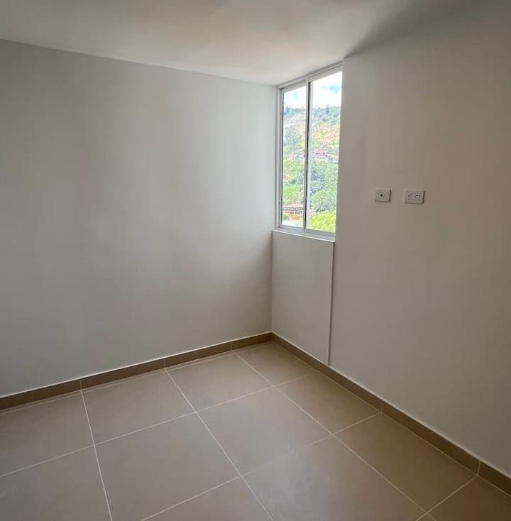 Apartamento en arriendo en Maria Auxiliadora, Sabaneta — foto 5 de 8
