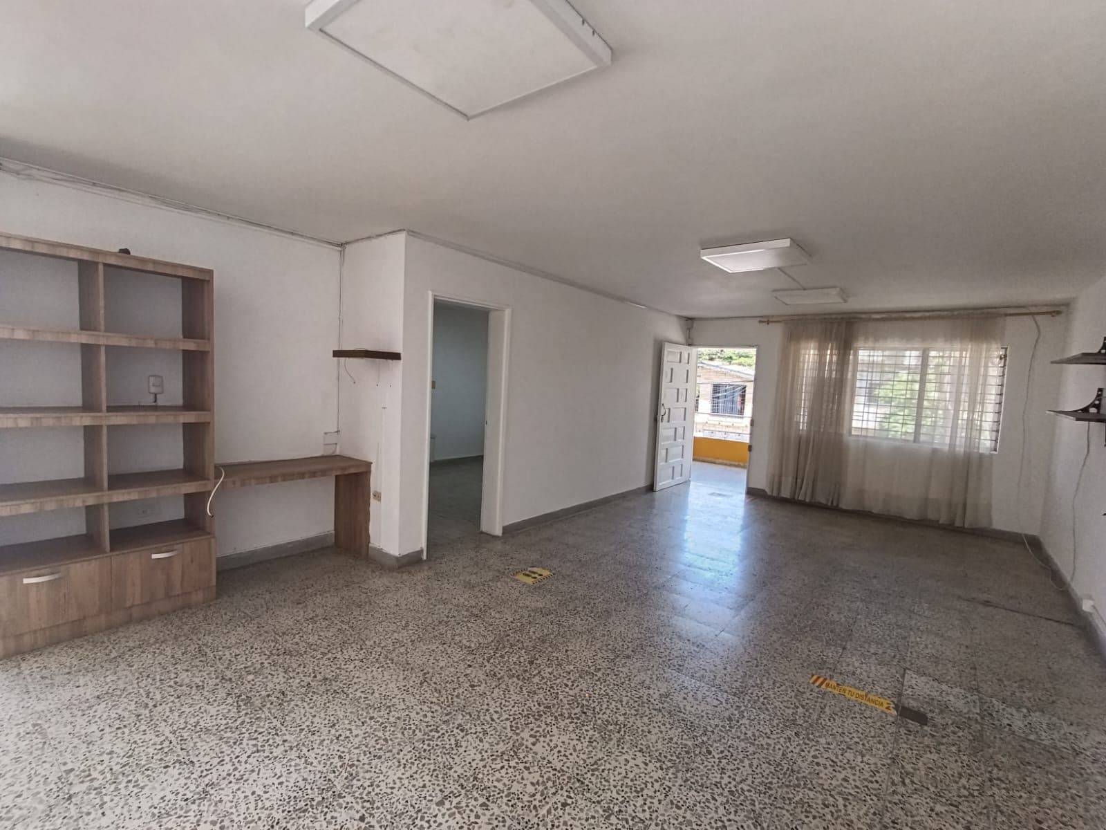Casa Comercial en arriendo en El Nogal Los Almendros, Belen, Medellín — foto 2 de 20