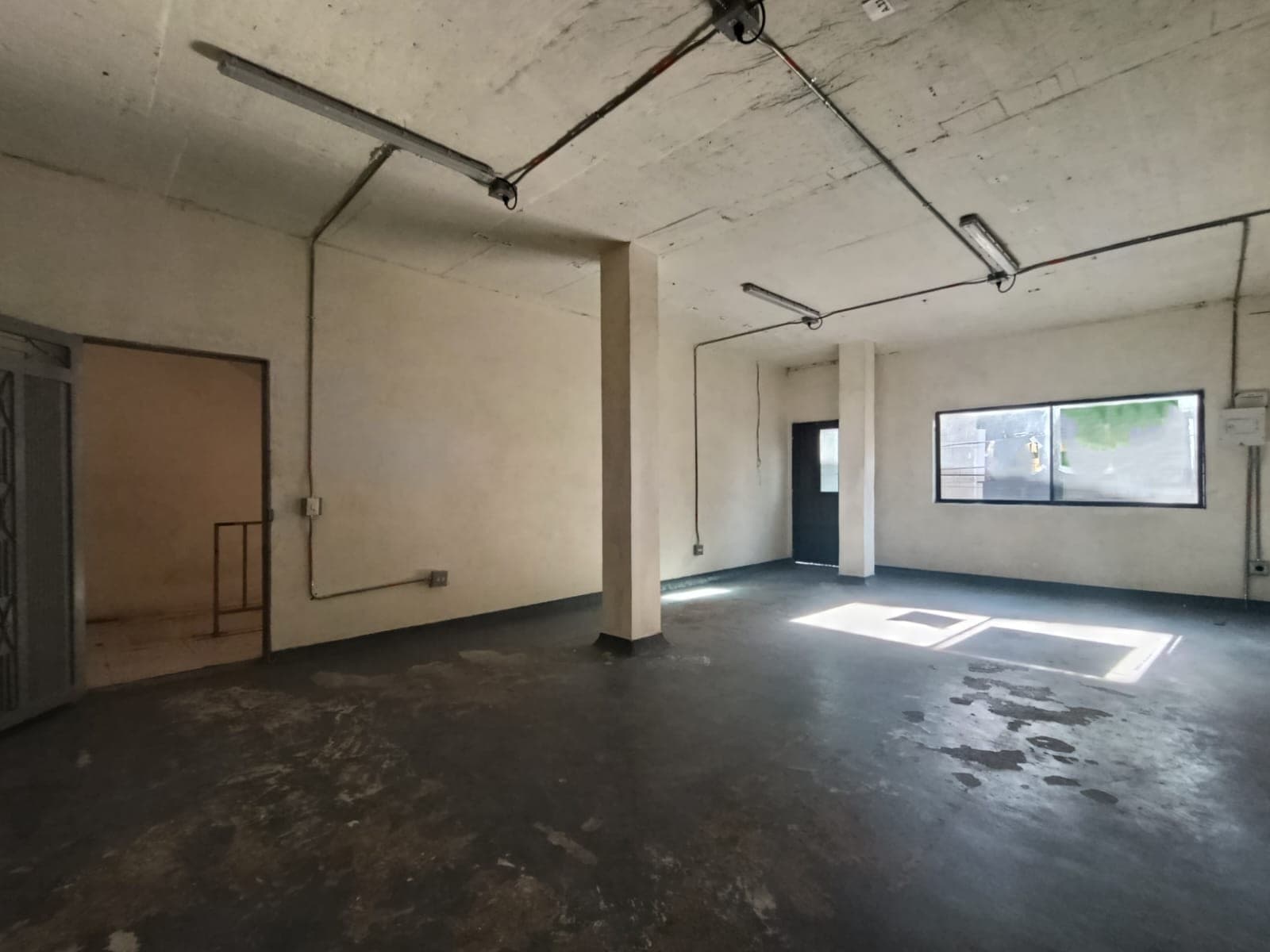 Bodega en arriendo en Trinidad, Guayabal, Medellín — foto 1 de 13