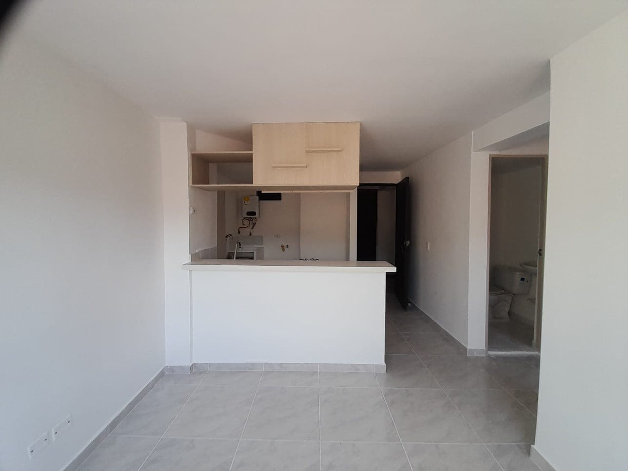 Apartamento en arriendo en Barrio Cristóbal, La America, Medellín — foto 1 de 11