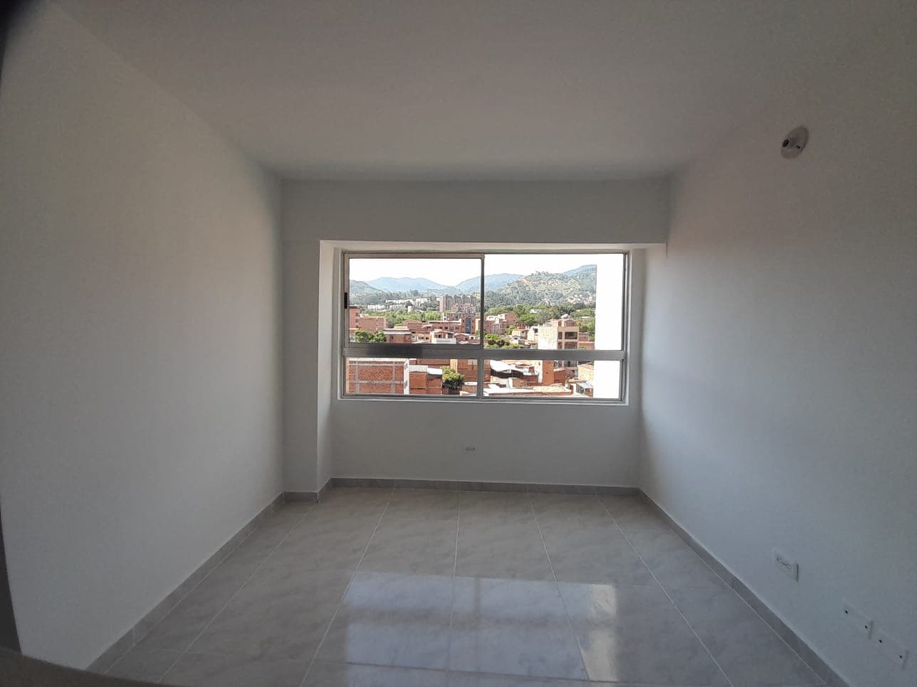 Apartamento en arriendo en Barrio Cristóbal, La America, Medellín — foto 4 de 11