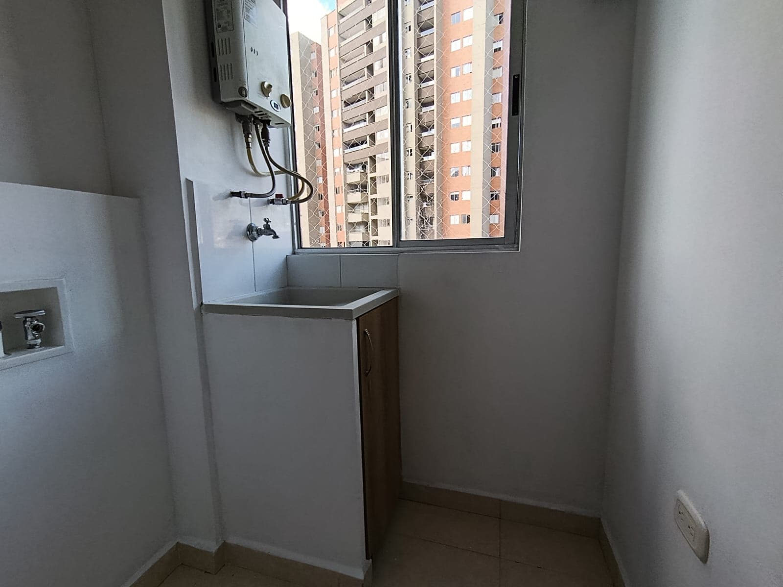 Apartamento en arriendo en Vegas De San Jose, Sabaneta — foto 5 de 16