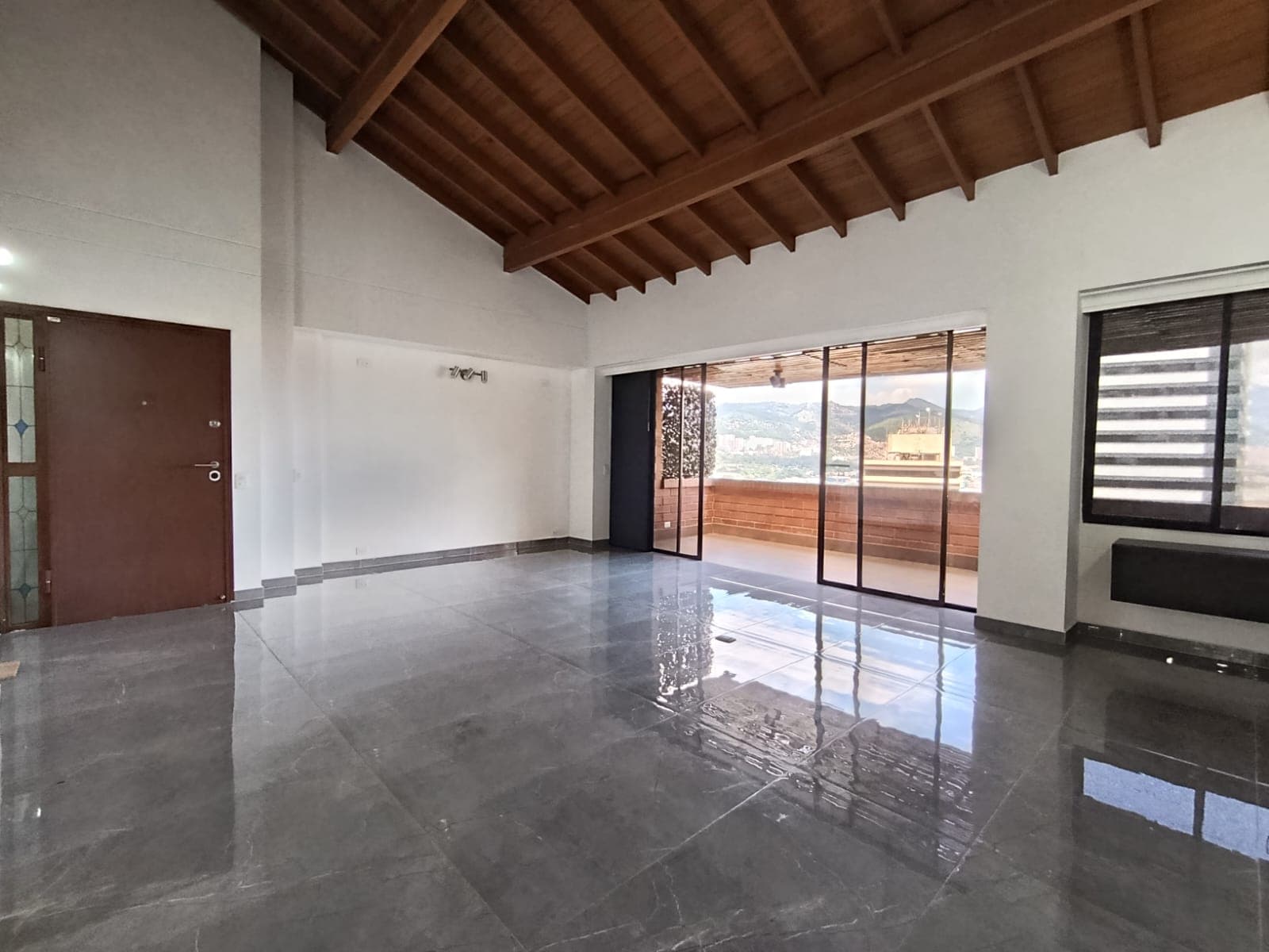 Apartamento en arriendo en Castropol, El Poblado, Medellín — foto 3 de 20