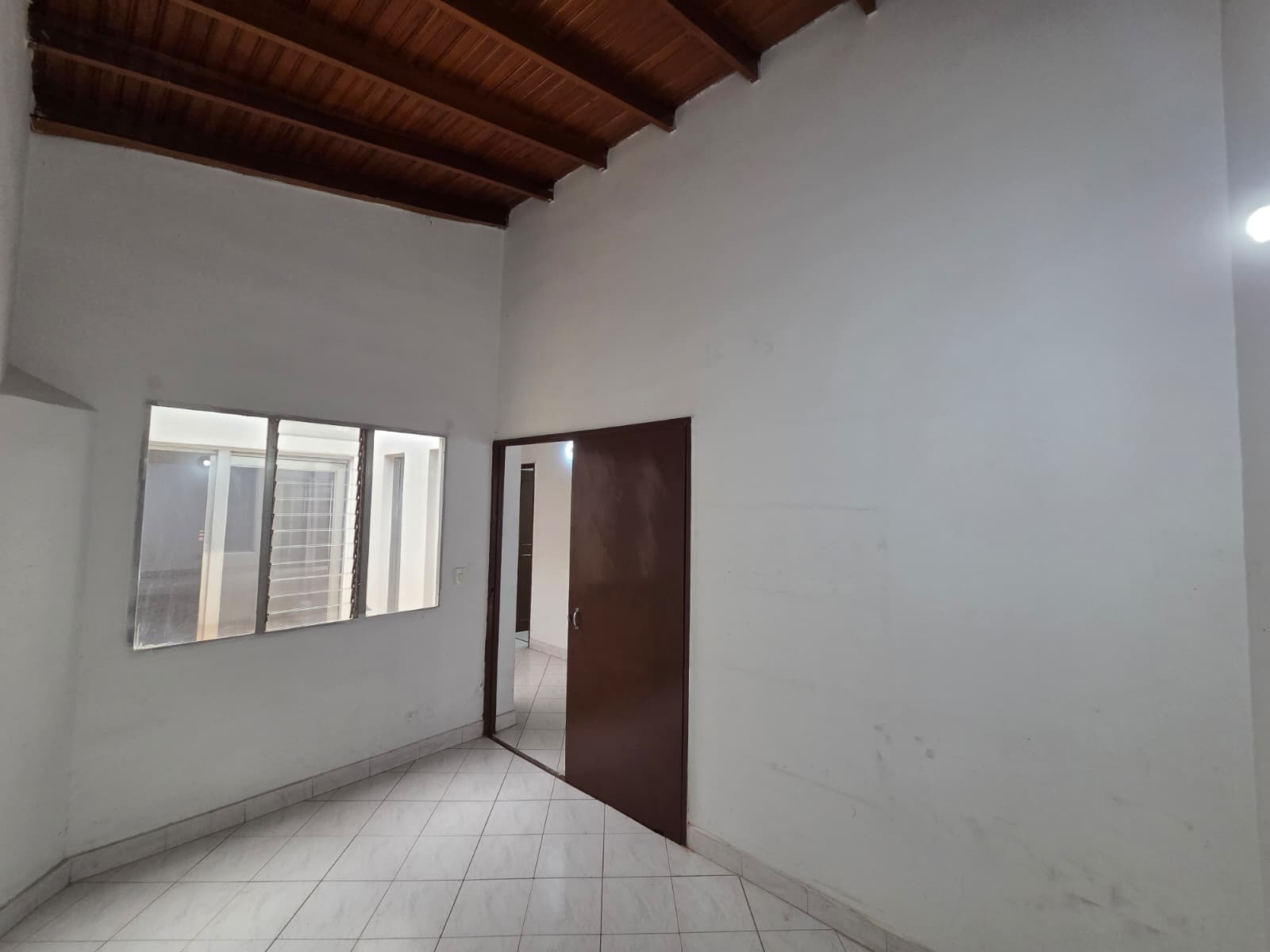 Casa Comercial en arriendo en Alameda, Laureles, Medellín — foto 2 de 20