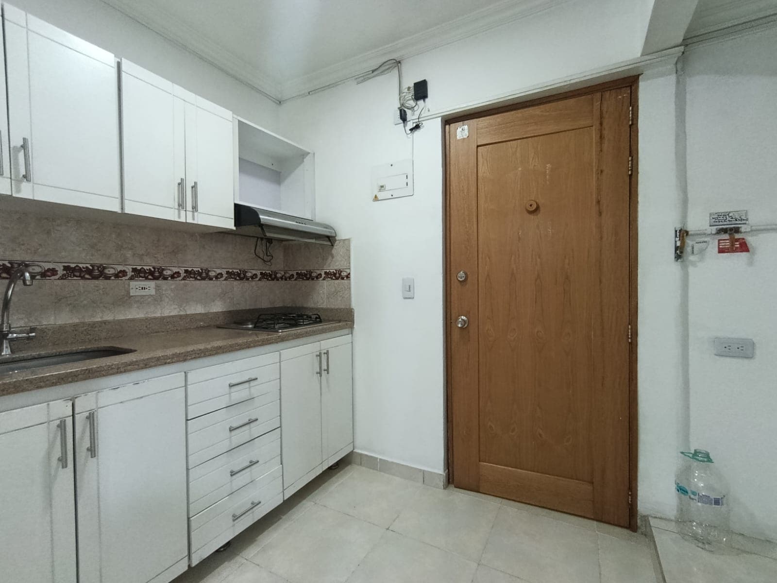 Apartaestudio en arriendo en San Joaquín, Laureles, Medellín — foto 1 de 11