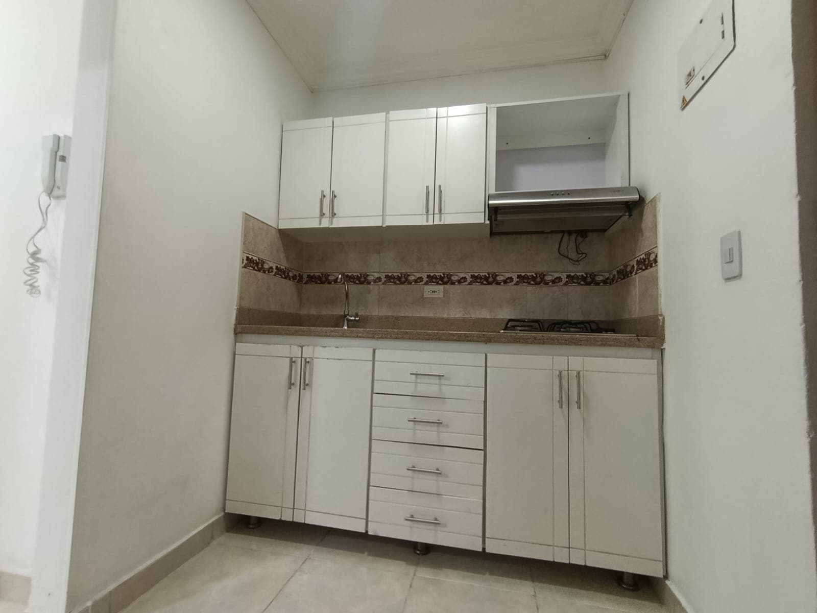Apartaestudio en arriendo en San Joaquín, Laureles, Medellín — foto 2 de 11