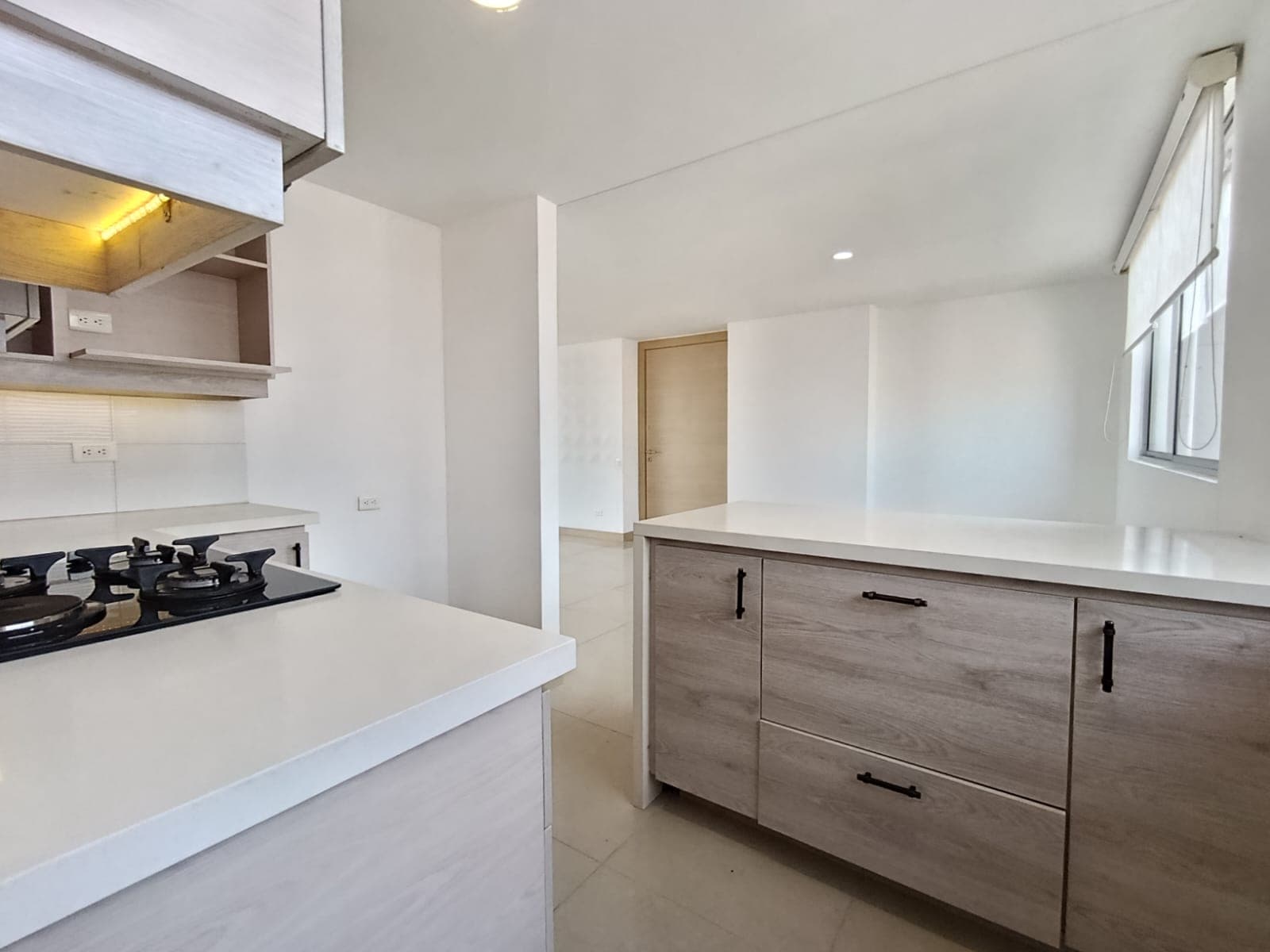 Apartamento en arriendo en Santa María De Los Ángeles, El Poblado, Medellín — foto 4 de 20