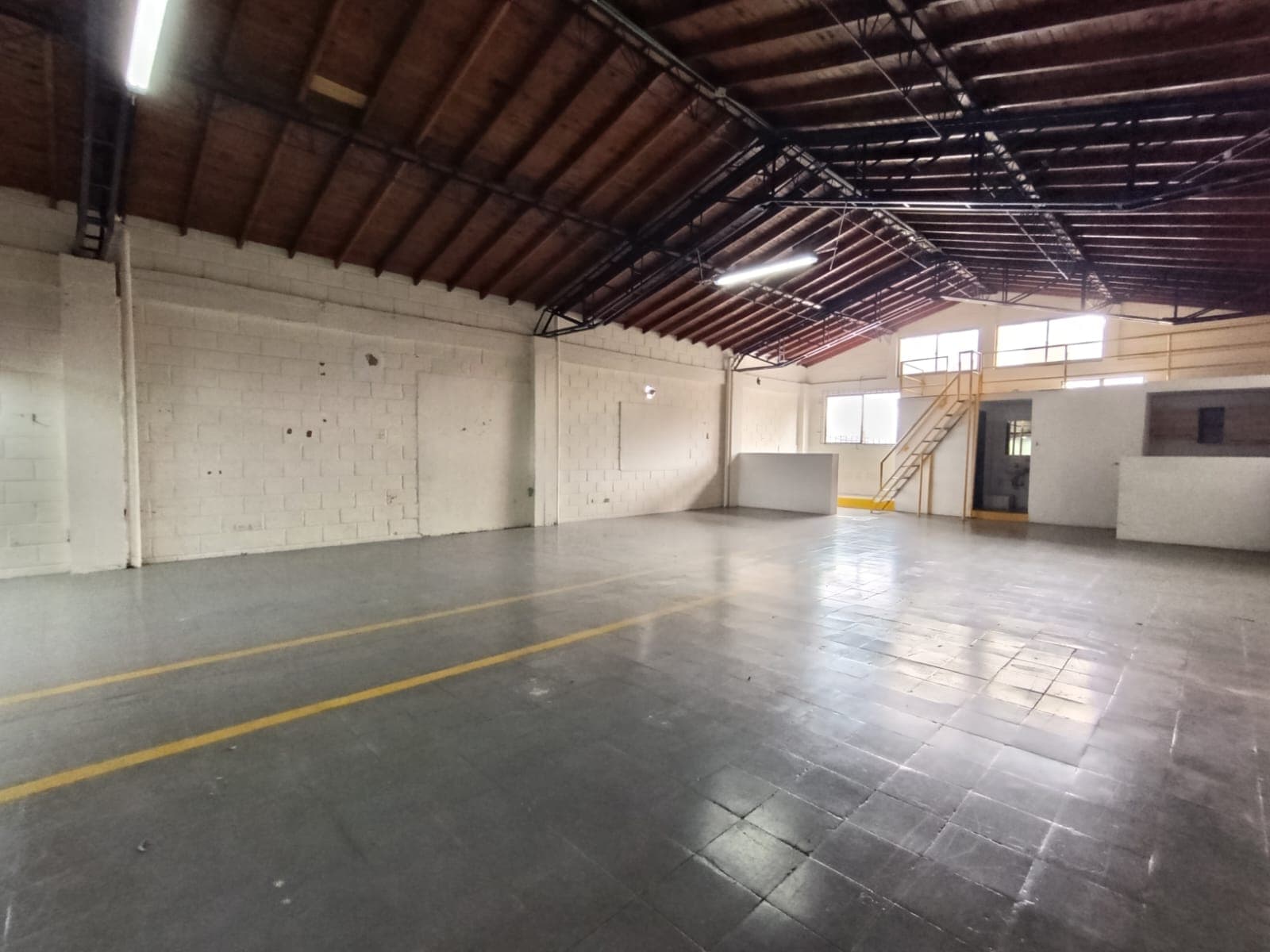 Bodega en arriendo en Restrepo Naranjo, Sabaneta — foto 1 de 10