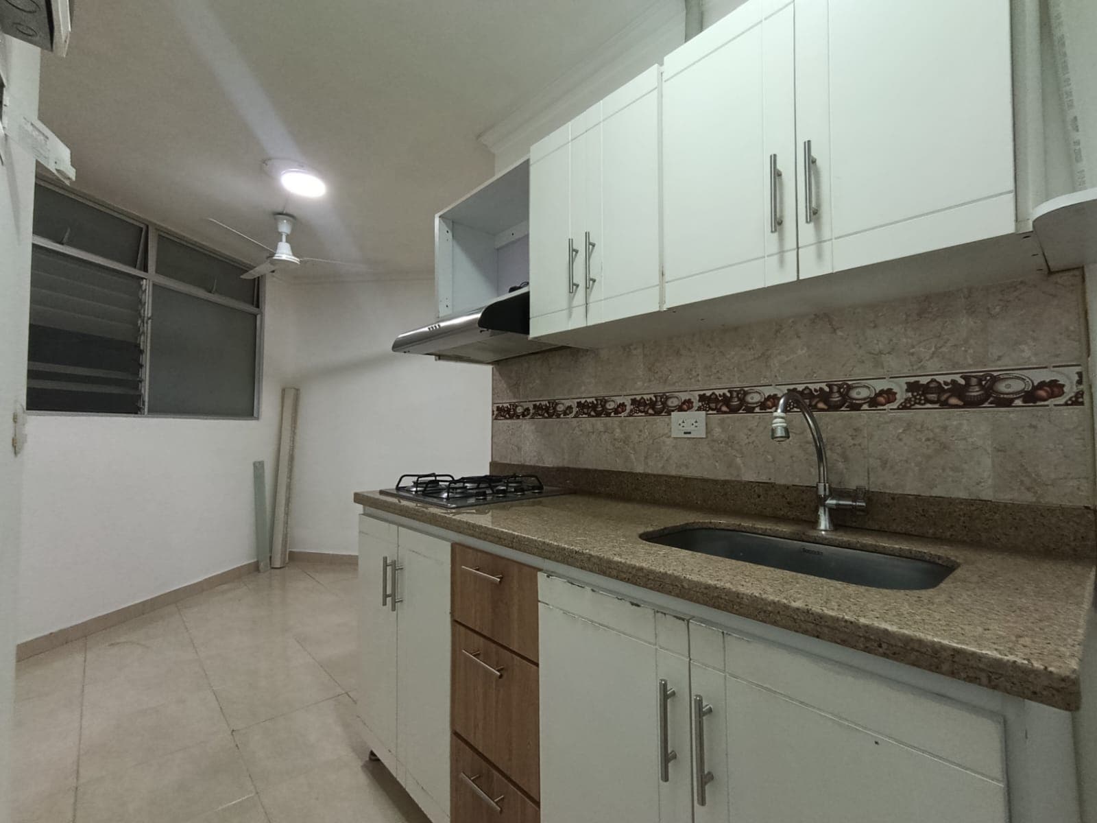 Apartaestudio en arriendo en San Joaquín, Laureles, Medellín — foto 2 de 12