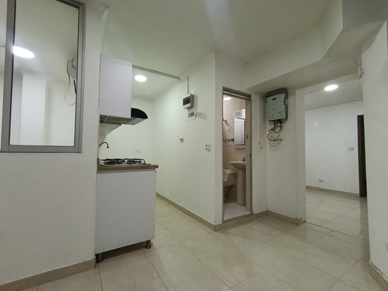 Apartaestudio en arriendo en San Joaquín, Laureles, Medellín — foto 4 de 12