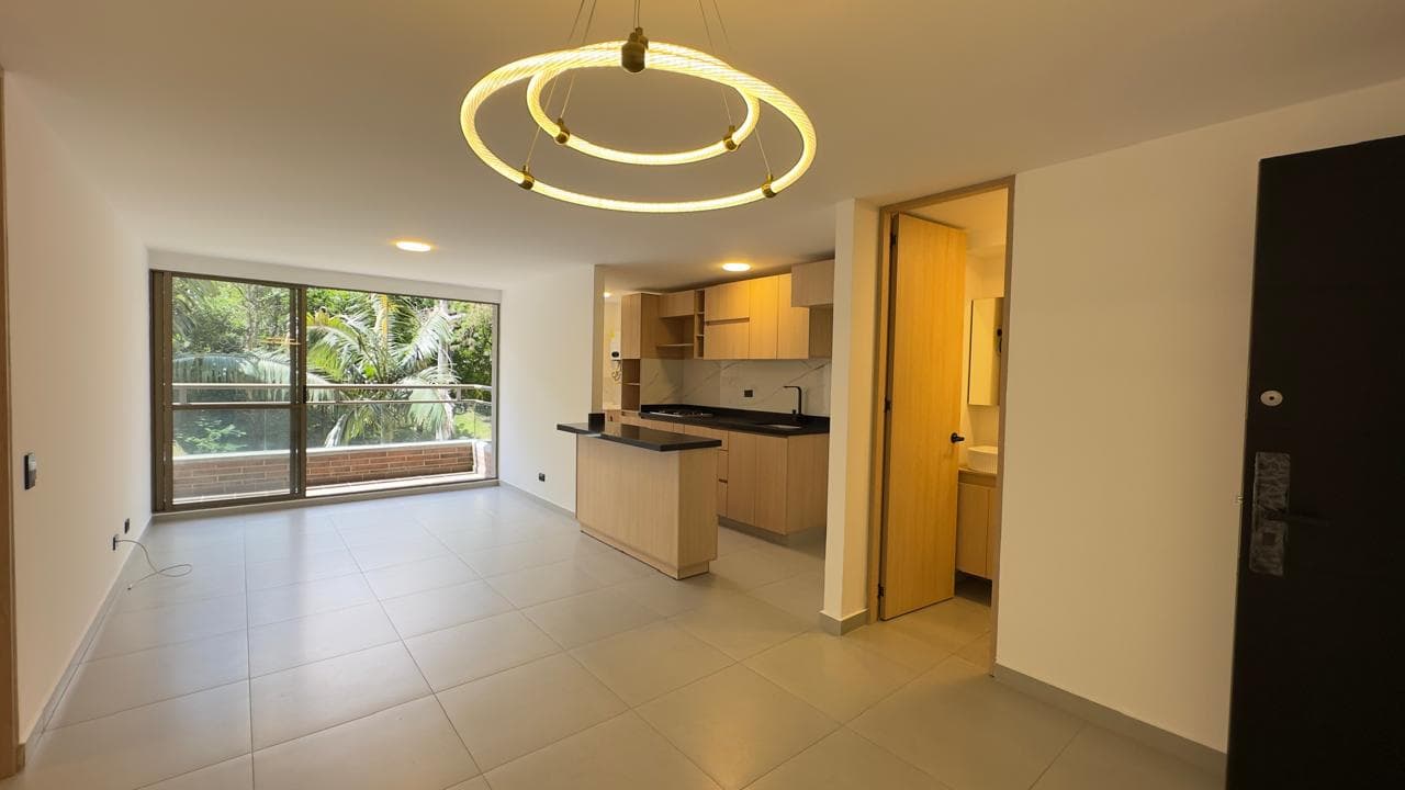 Apartaestudio en arriendo en Los Balsos, El Poblado, Medellín — foto 1 de 14