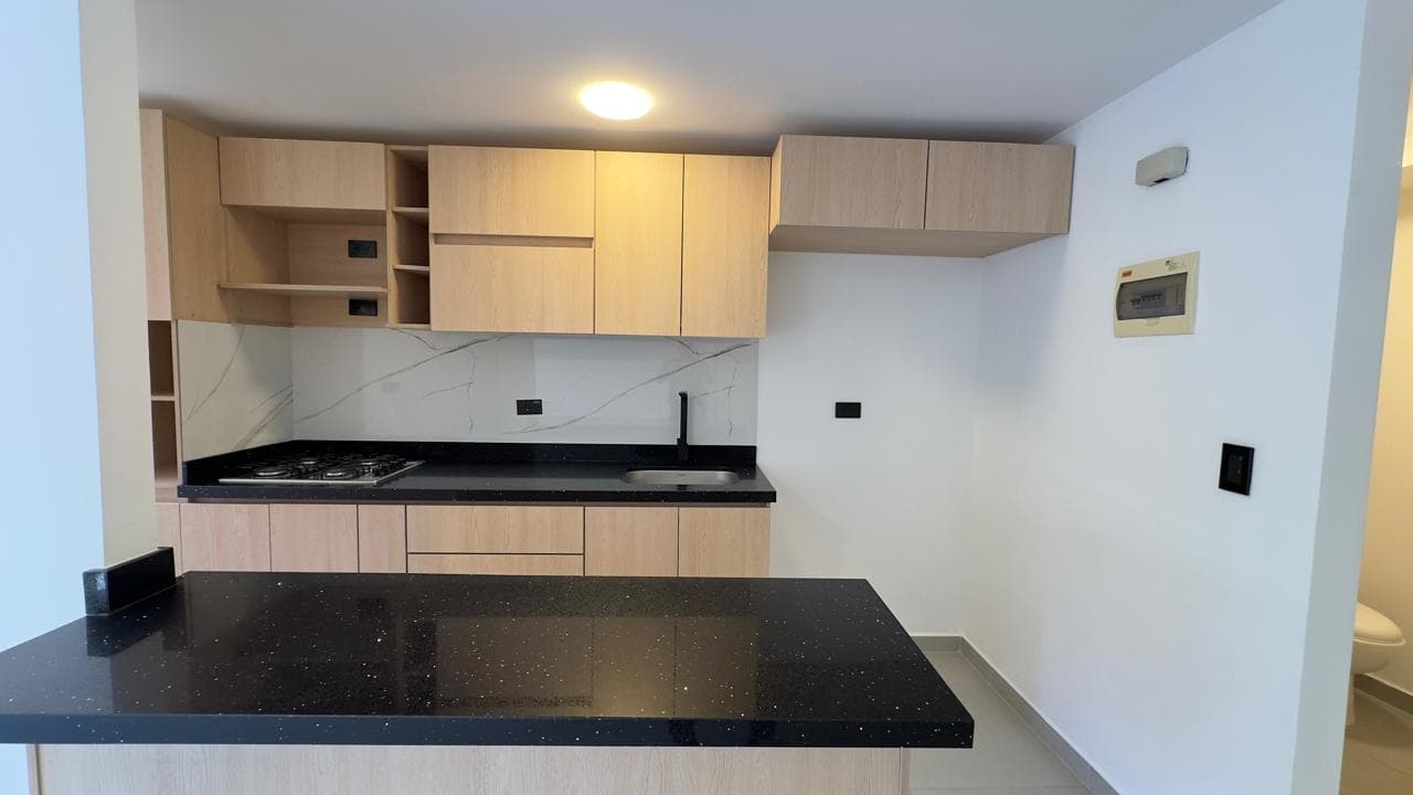 Apartaestudio en arriendo en Los Balsos, El Poblado, Medellín — foto 5 de 14