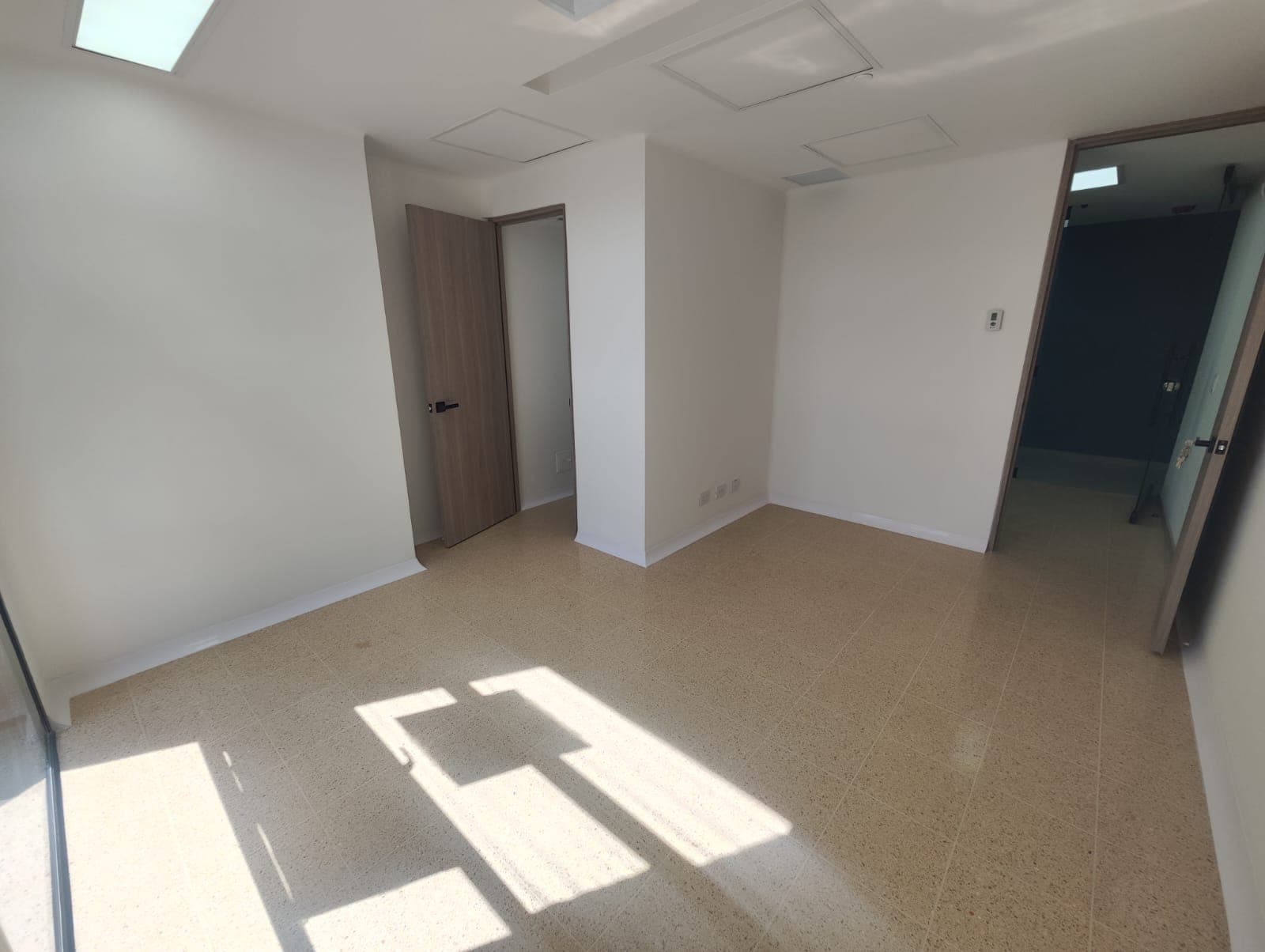 Consultorio en arriendo en San Diego, El Poblado, Medellín — foto 1 de 8