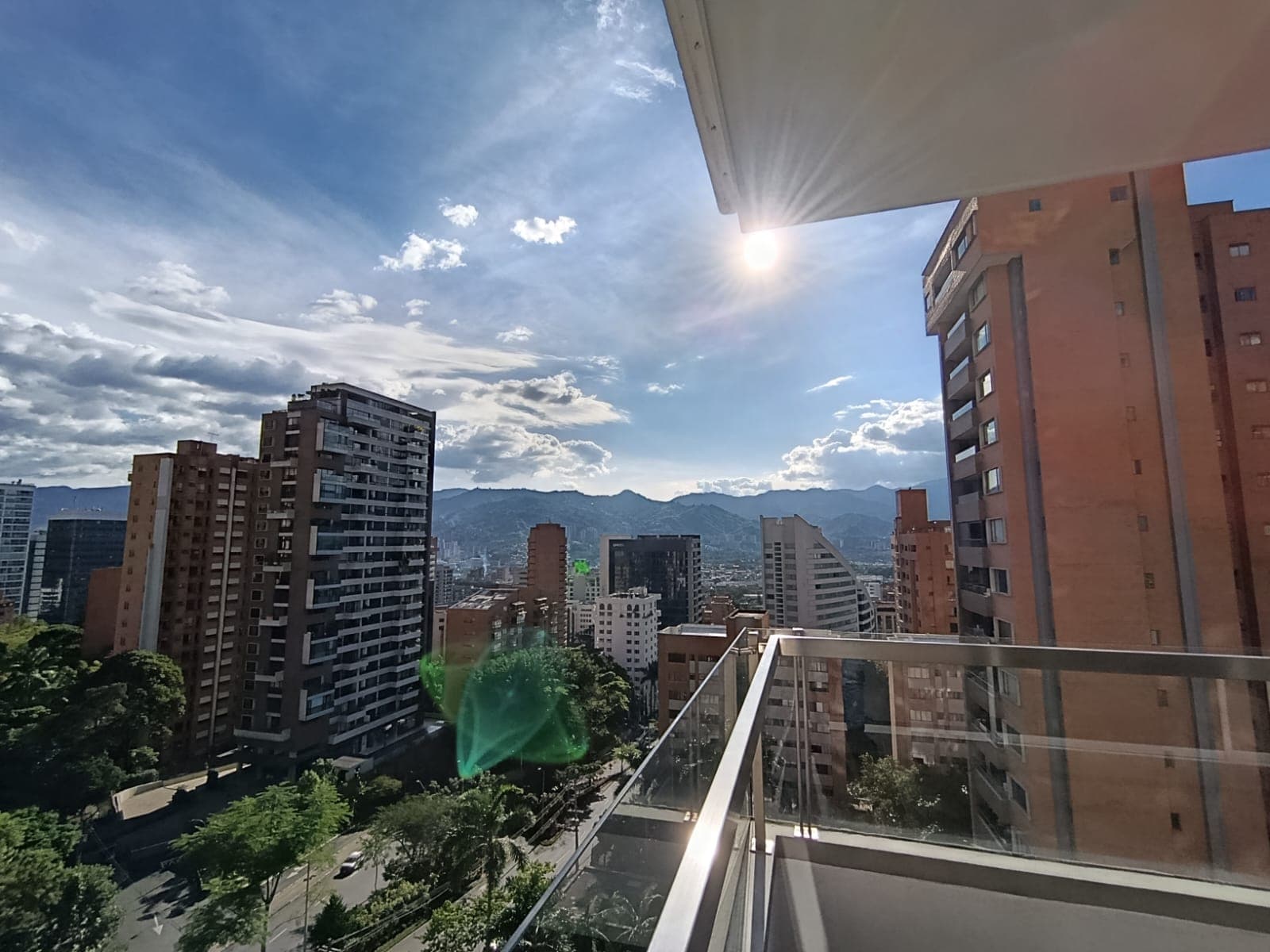 Apartamento en arriendo en Loma De Los Parra, El Poblado, Medellín — foto 2 de 20