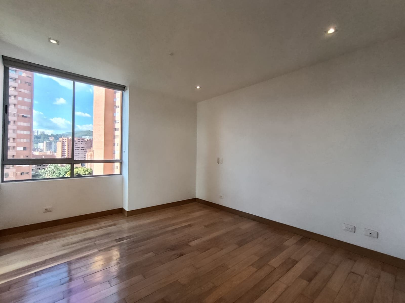 Apartamento en arriendo en Loma De Los Parra, El Poblado, Medellín — foto 4 de 20