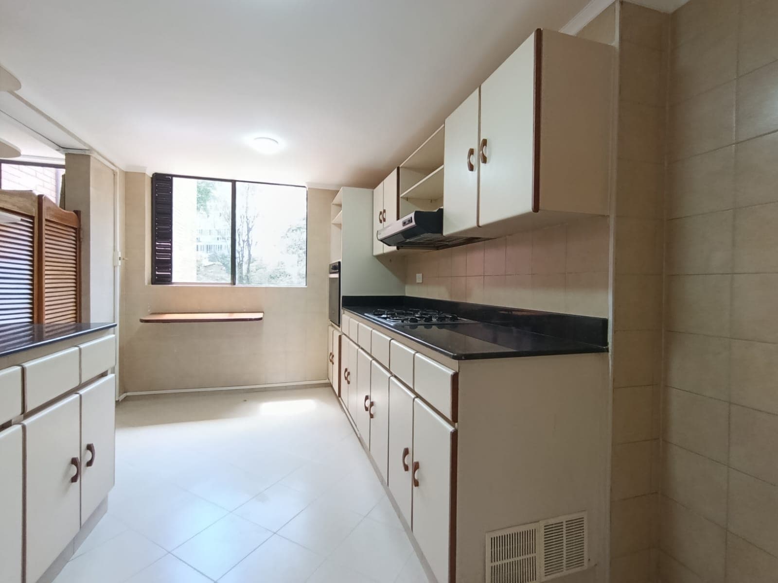Apartamento en arriendo en Lalinde, El Poblado, Medellín — foto 3 de 20