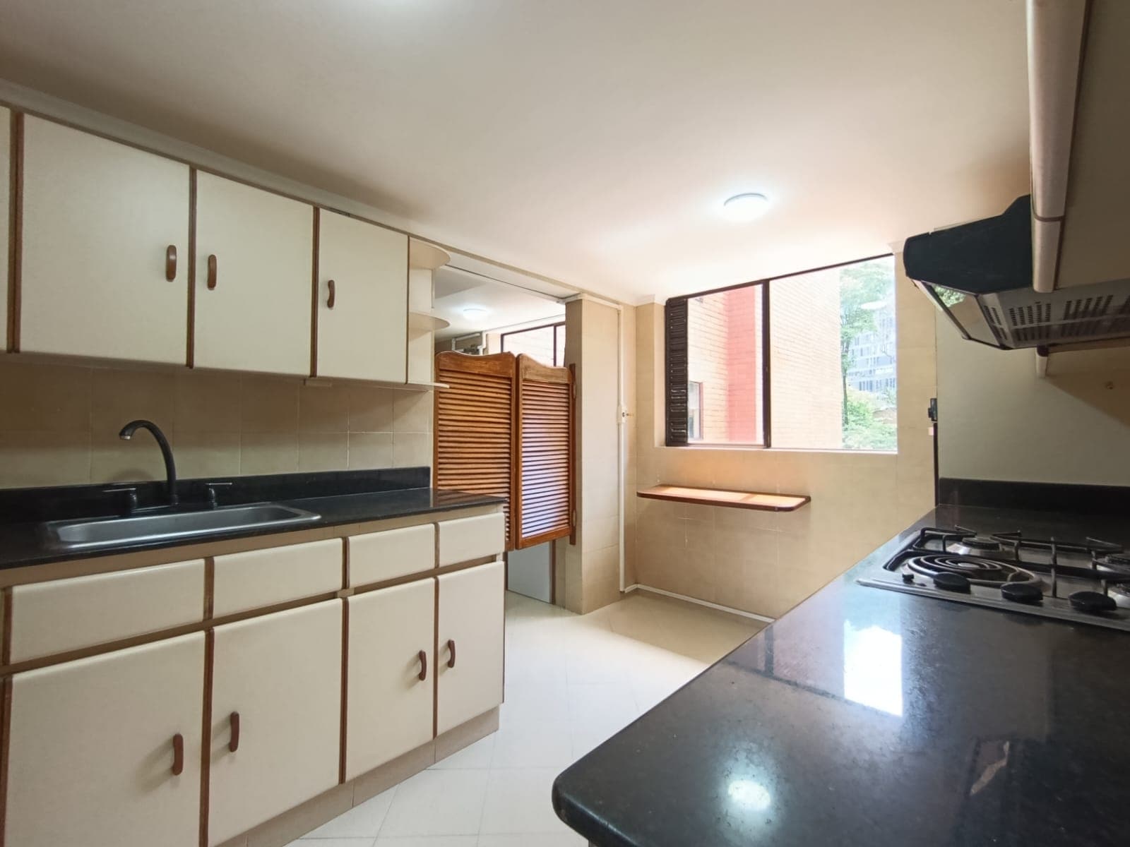 Apartamento en arriendo en Lalinde, El Poblado, Medellín — foto 4 de 20