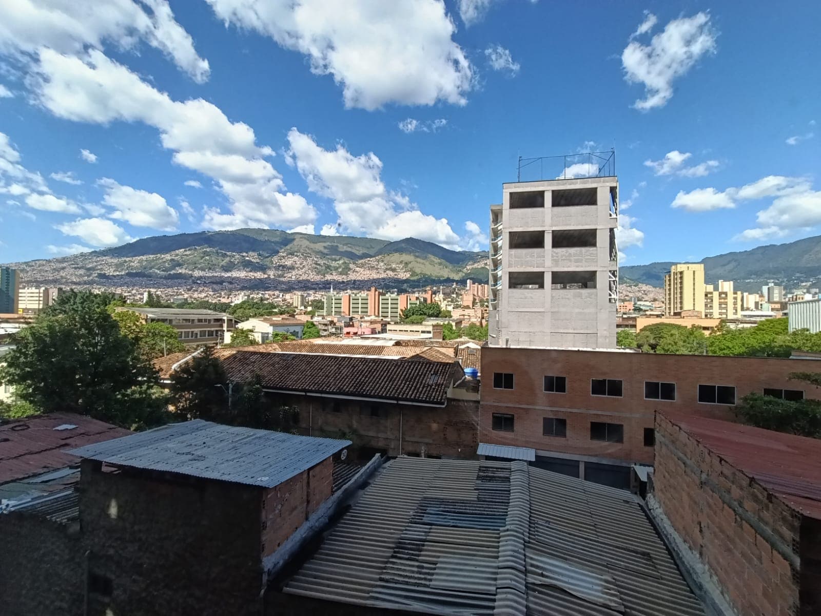 Apartamento en arriendo en El Chagualo, Centro, Medellín — foto 1 de 16