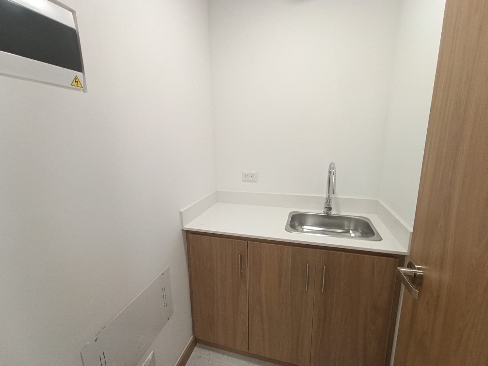 Consultorio en arriendo en Los Pinos, La America, Medellín — foto 4 de 15