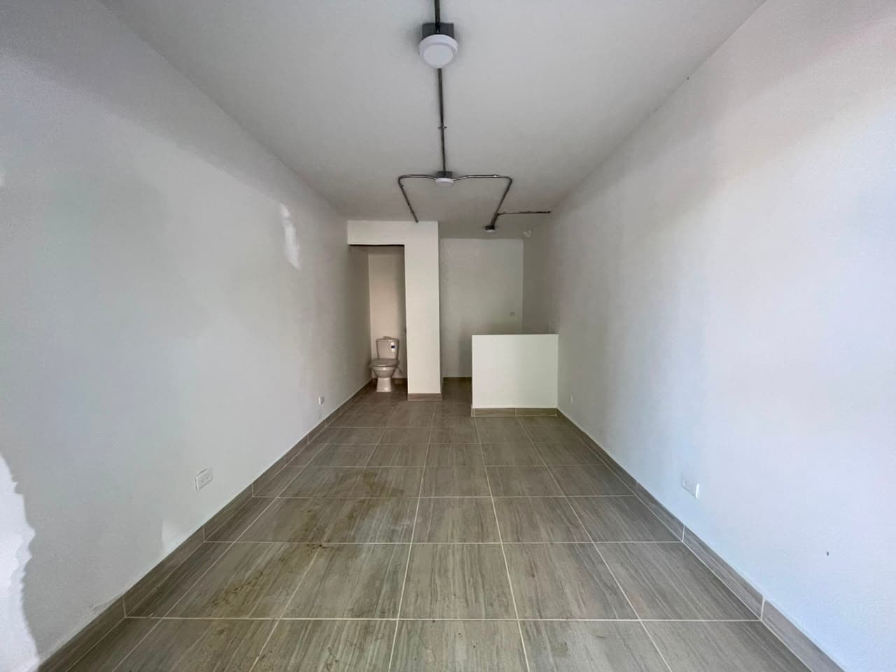 Local en arriendo en Laureles, Medellín — foto 1 de 10