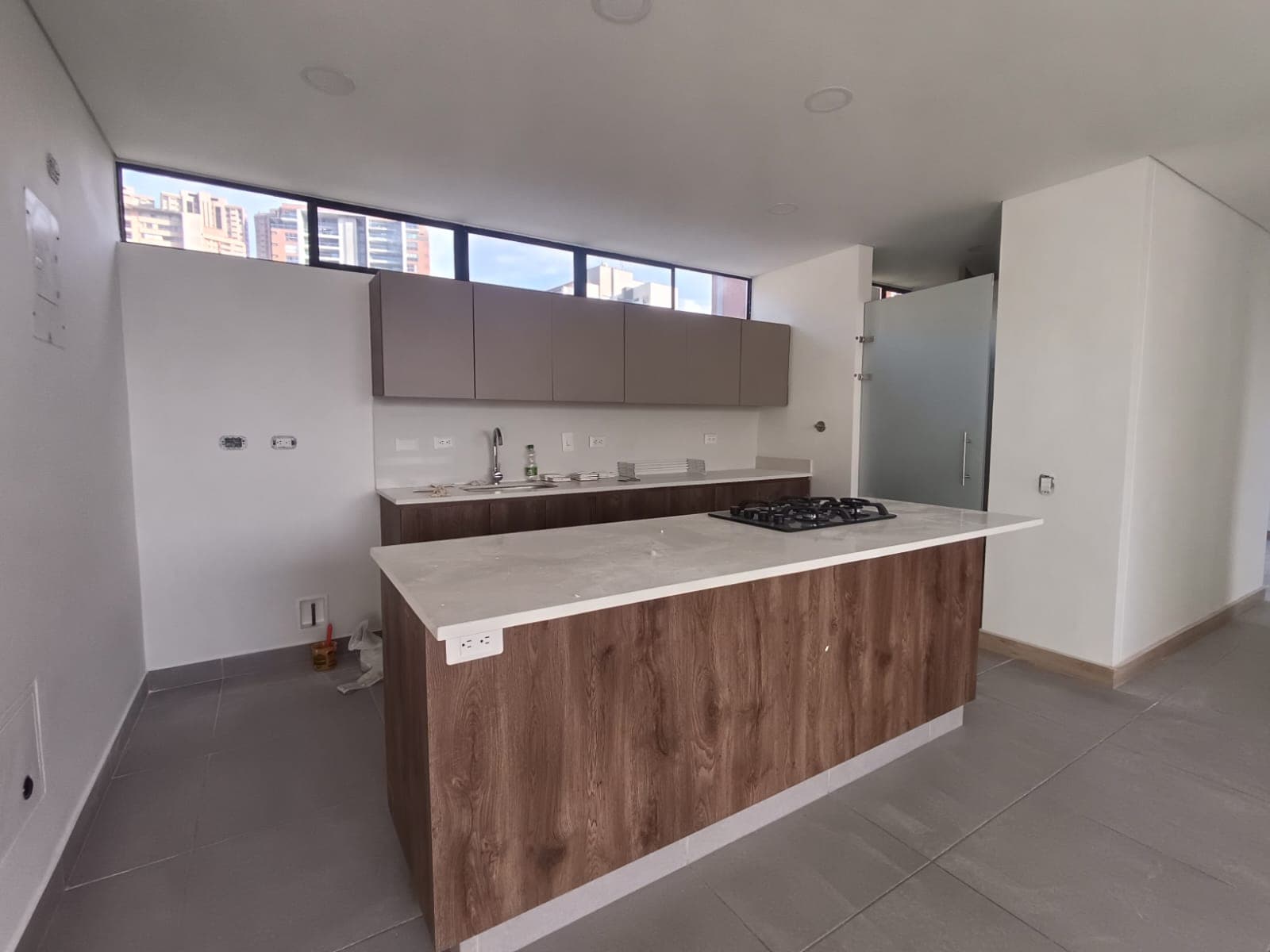 Apartamento en arriendo en El Tesoro, El Poblado, Medellín — foto 2 de 18
