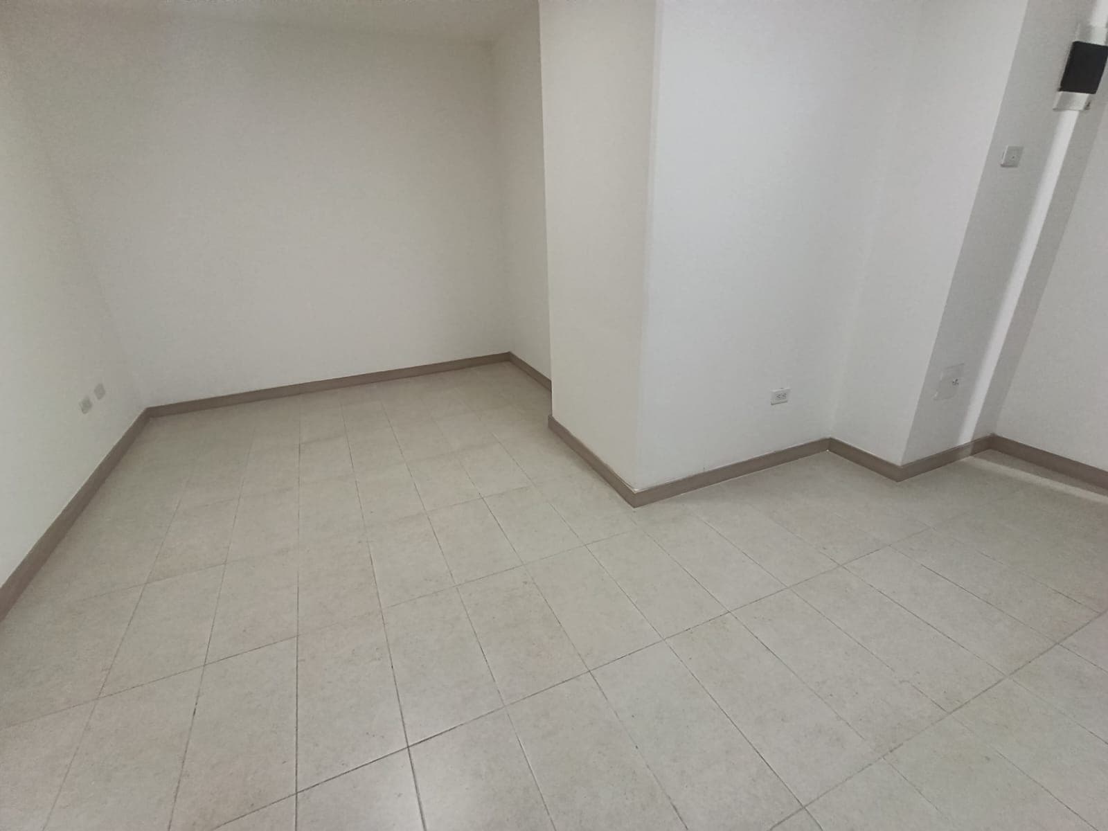 Oficina en arriendo en Estadio, Laureles, Medellín — foto 2 de 13