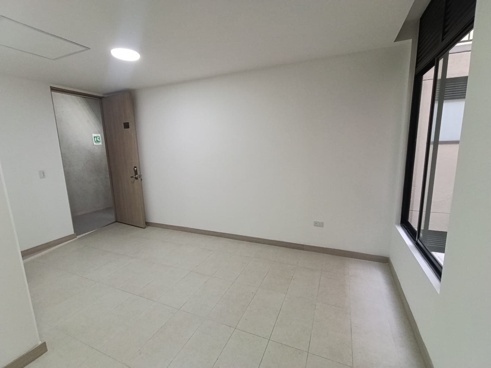 Oficina en arriendo en Estadio, Laureles, Medellín — foto 3 de 13