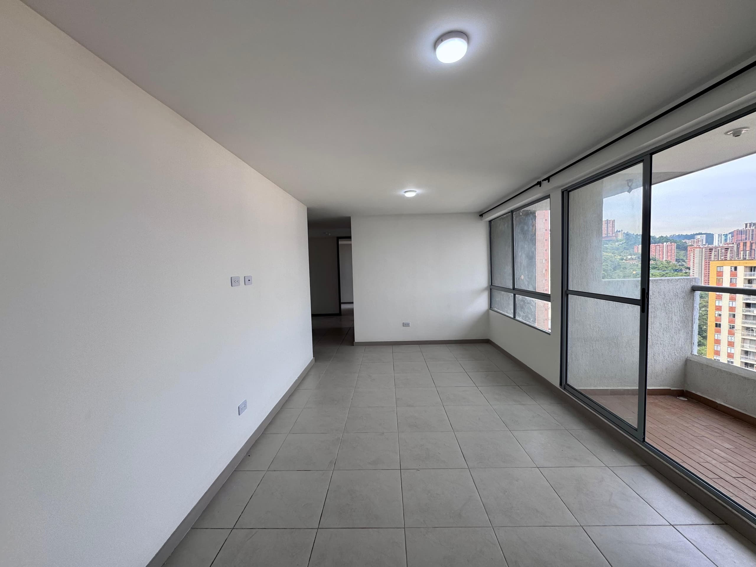 Apartamento en arriendo en La Cuenca, Envigado — foto 2 de 16