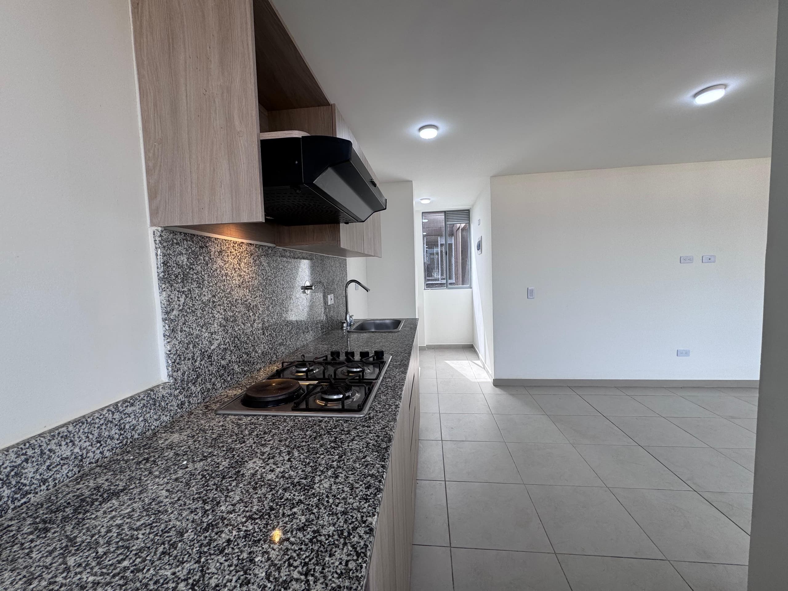 Apartamento en arriendo en La Cuenca, Envigado — foto 4 de 16
