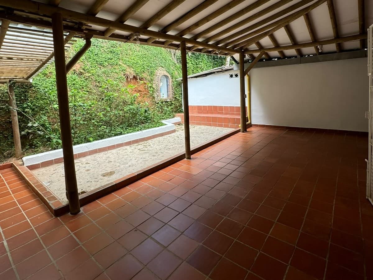Casa Comercial en arriendo en La Tablaza, La Estrella — foto 2 de 20