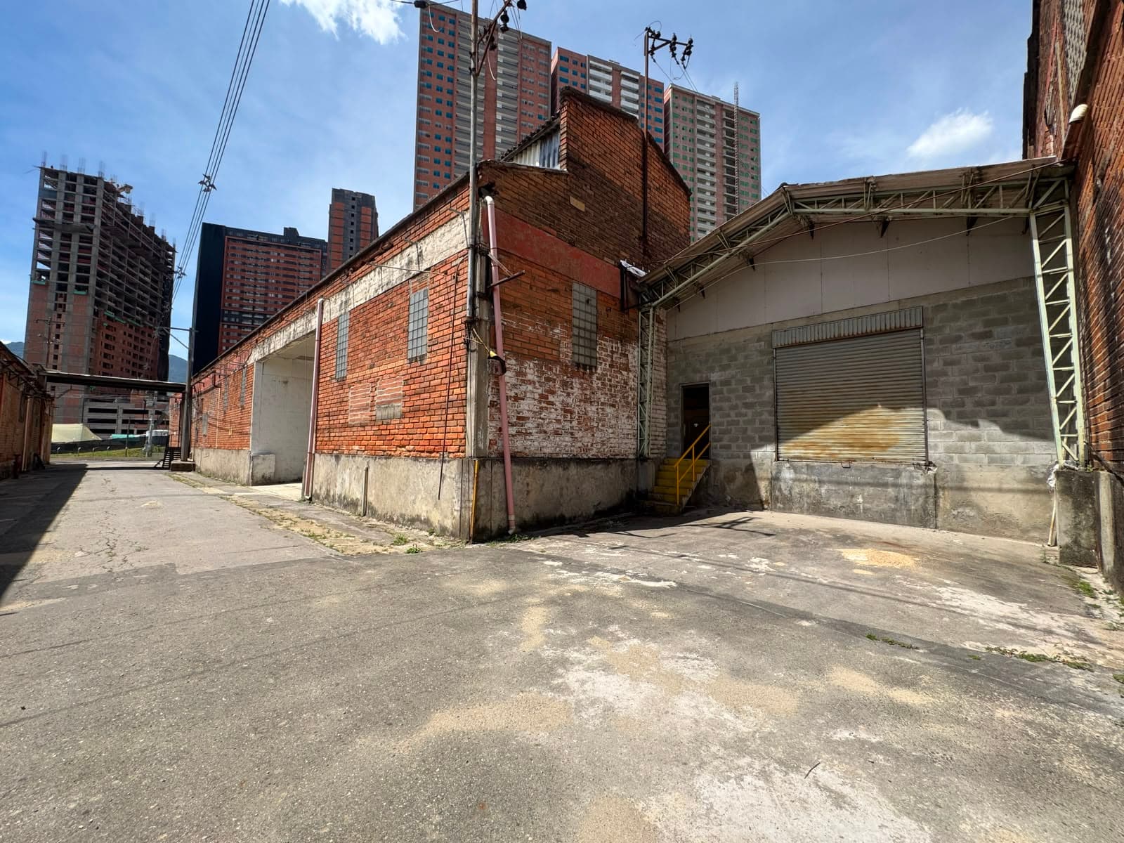 Bodega en arriendo en Simón Bolívar, Itagui — foto 1 de 15