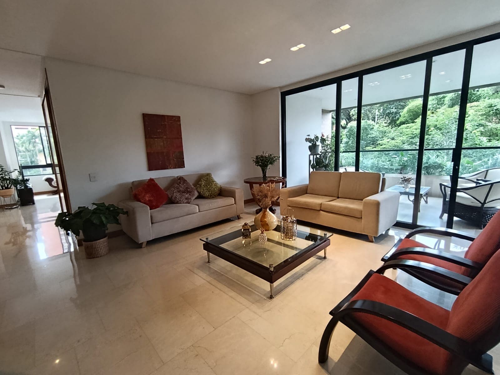 Apartamento en arriendo en La Calera, El Poblado, Medellín — foto 2 de 17